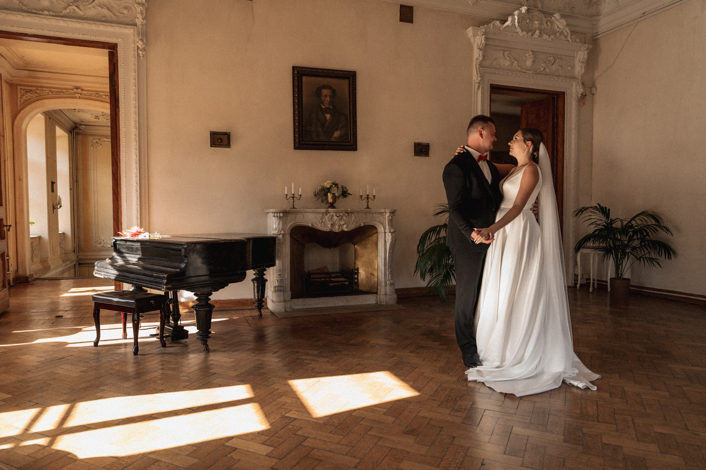 О ♡ Е — В книге нашей жизни (Библиотека-читальня им. А.С.Пушкина). Свадебный и портретный фотограф в Москве, Светлана Янковая