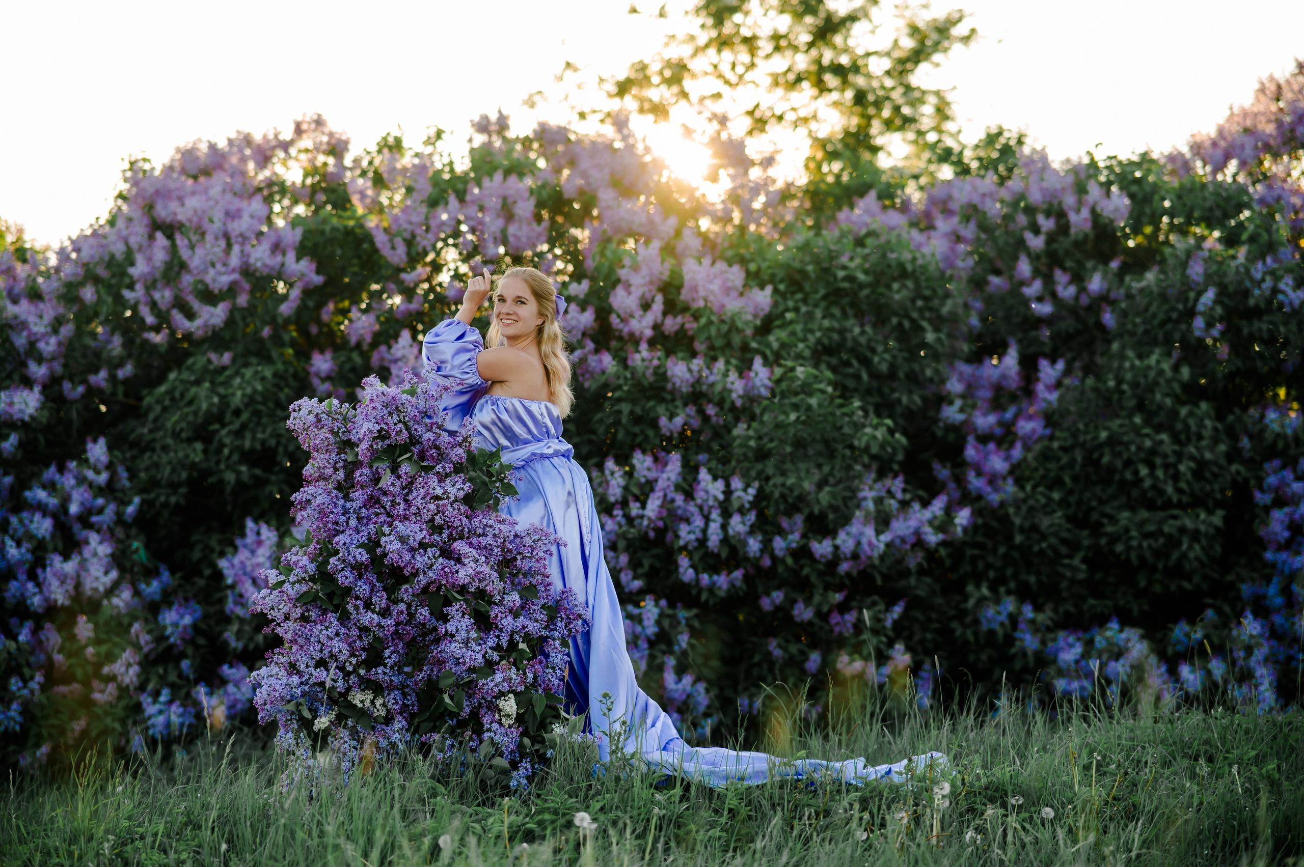 Юлия и сирень. Свадебный и семейный фотограф Евгения Кононова