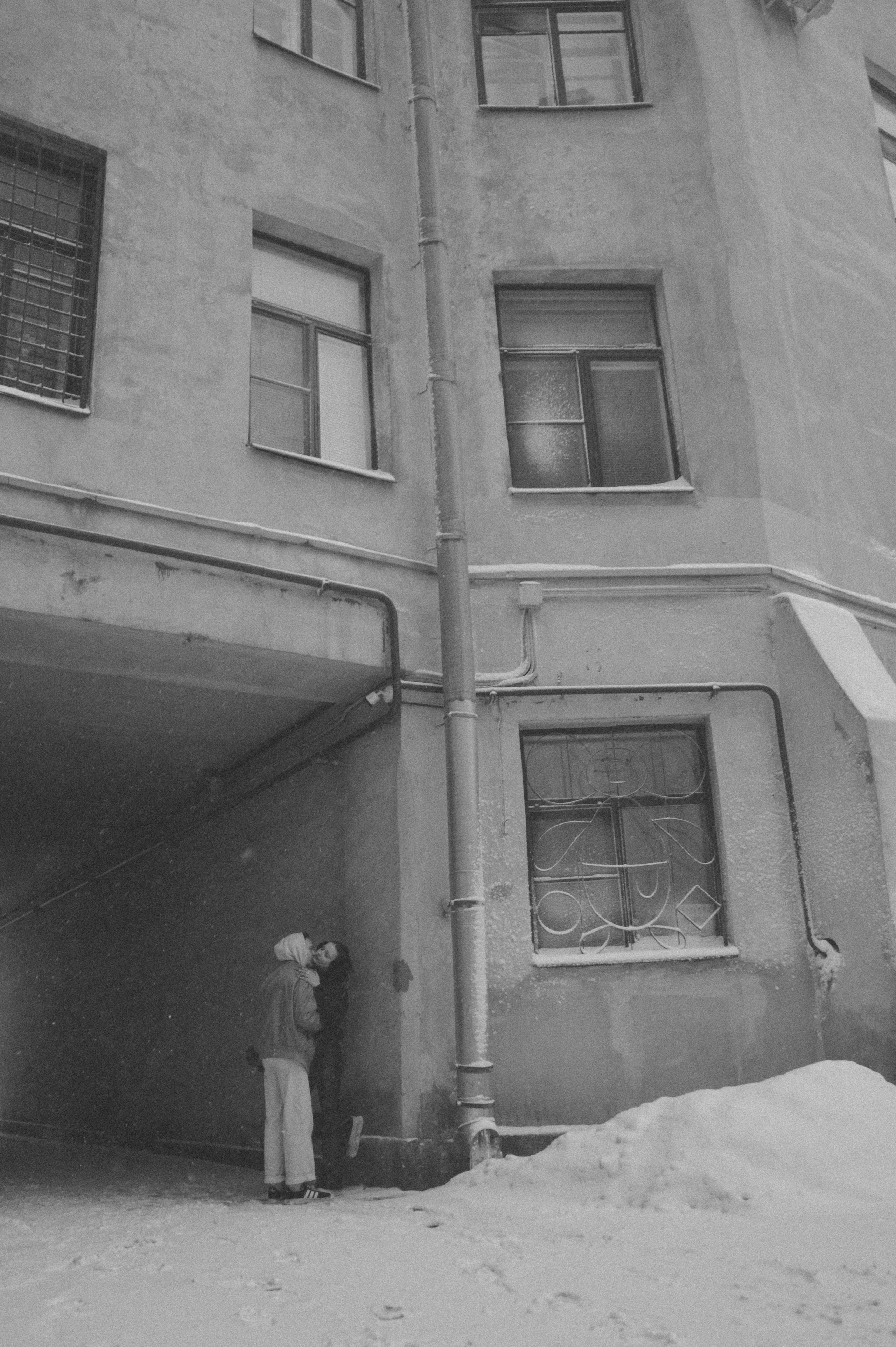 Под снегом. Питерский фотограф