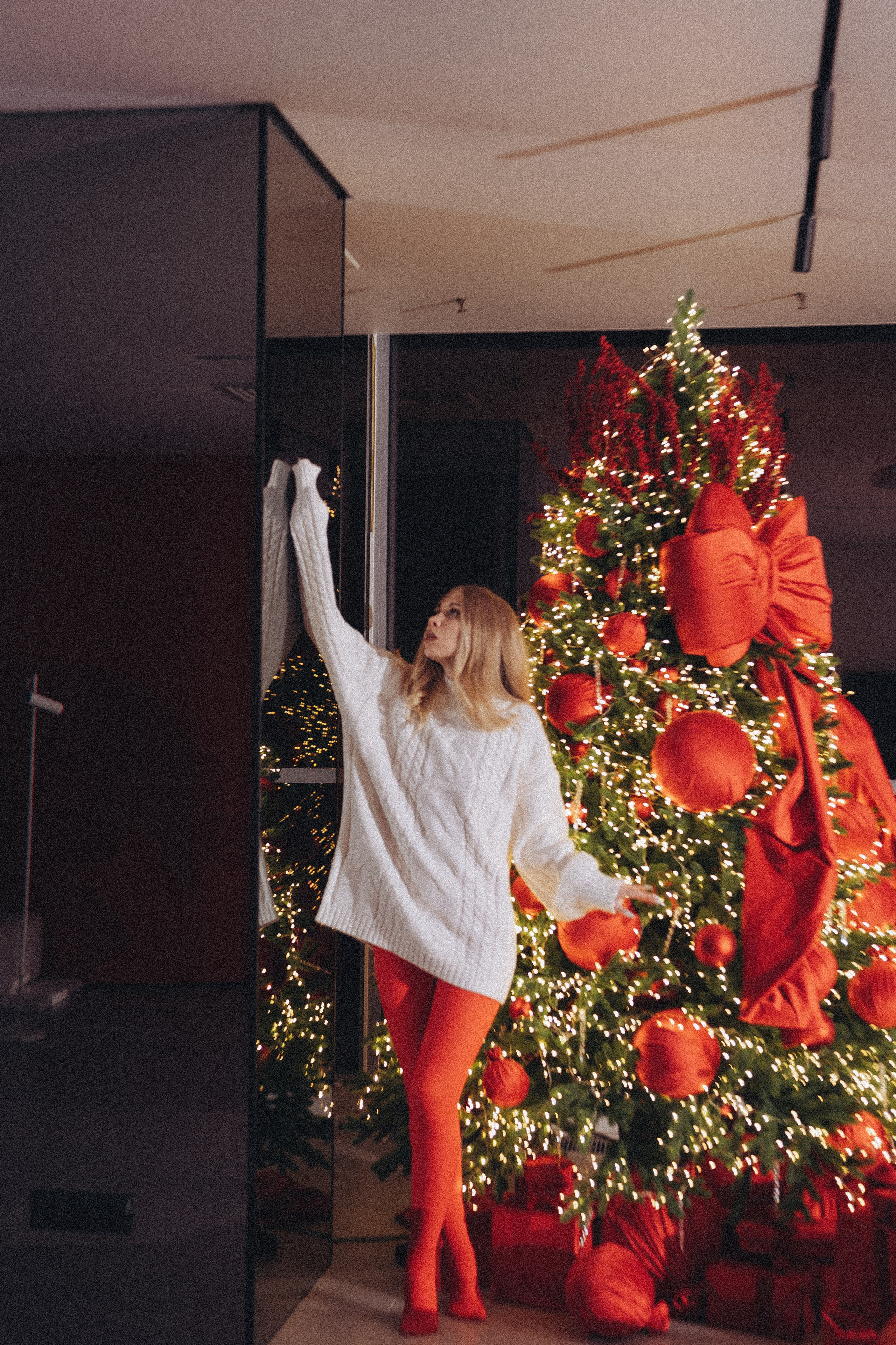 ФОТОСЕССИЯ К НОВОМУ ГОДУ В СТУДИИ С ЕЛОЧКОЙ КРАСИВЫЙ ОБРАЗ. Профессиональный фотограф, Санкт-Петербург — Виктория Богомолова