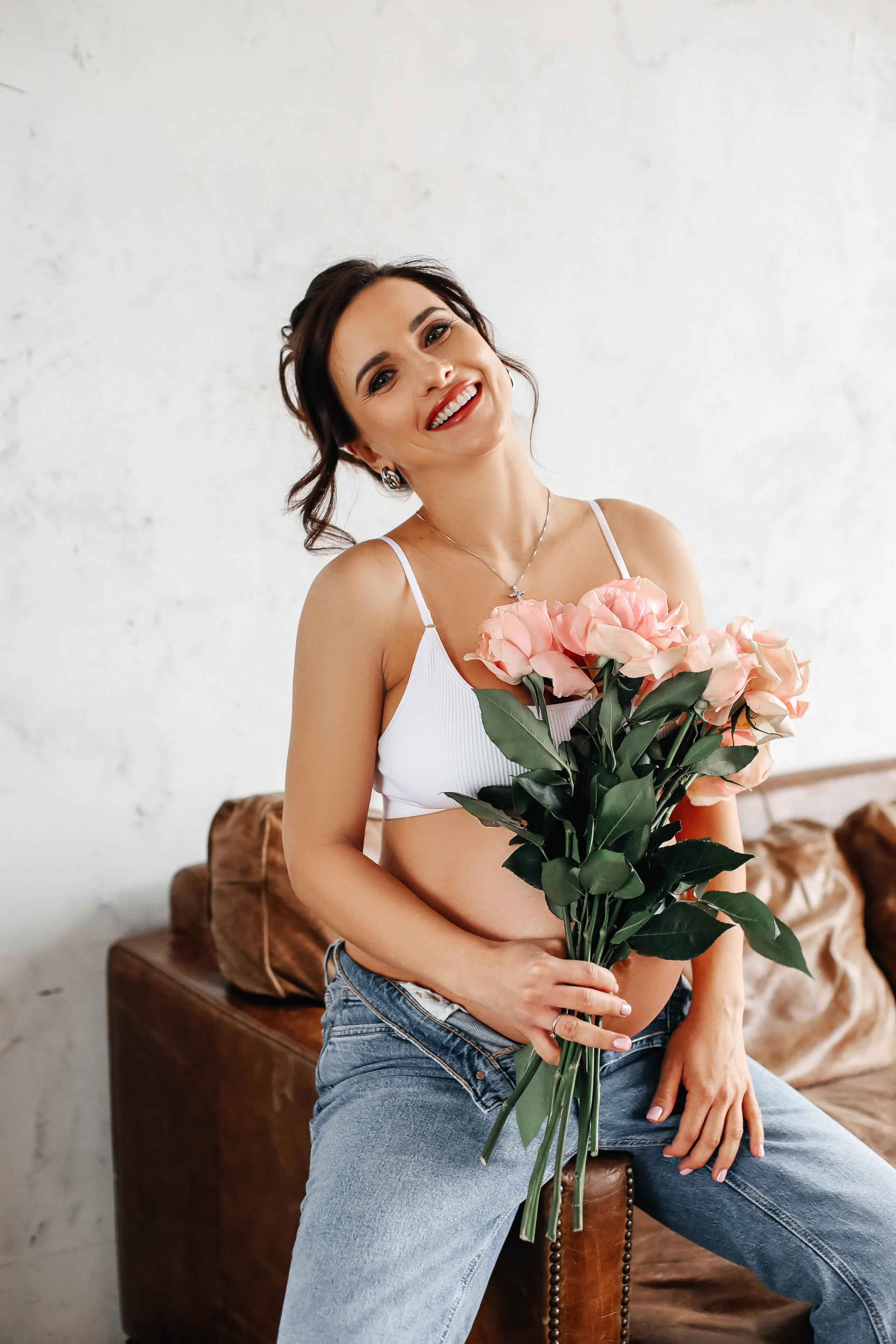 Фотосессия беременности в Москве в студии. Свадебный и семейный фотограф в Москве