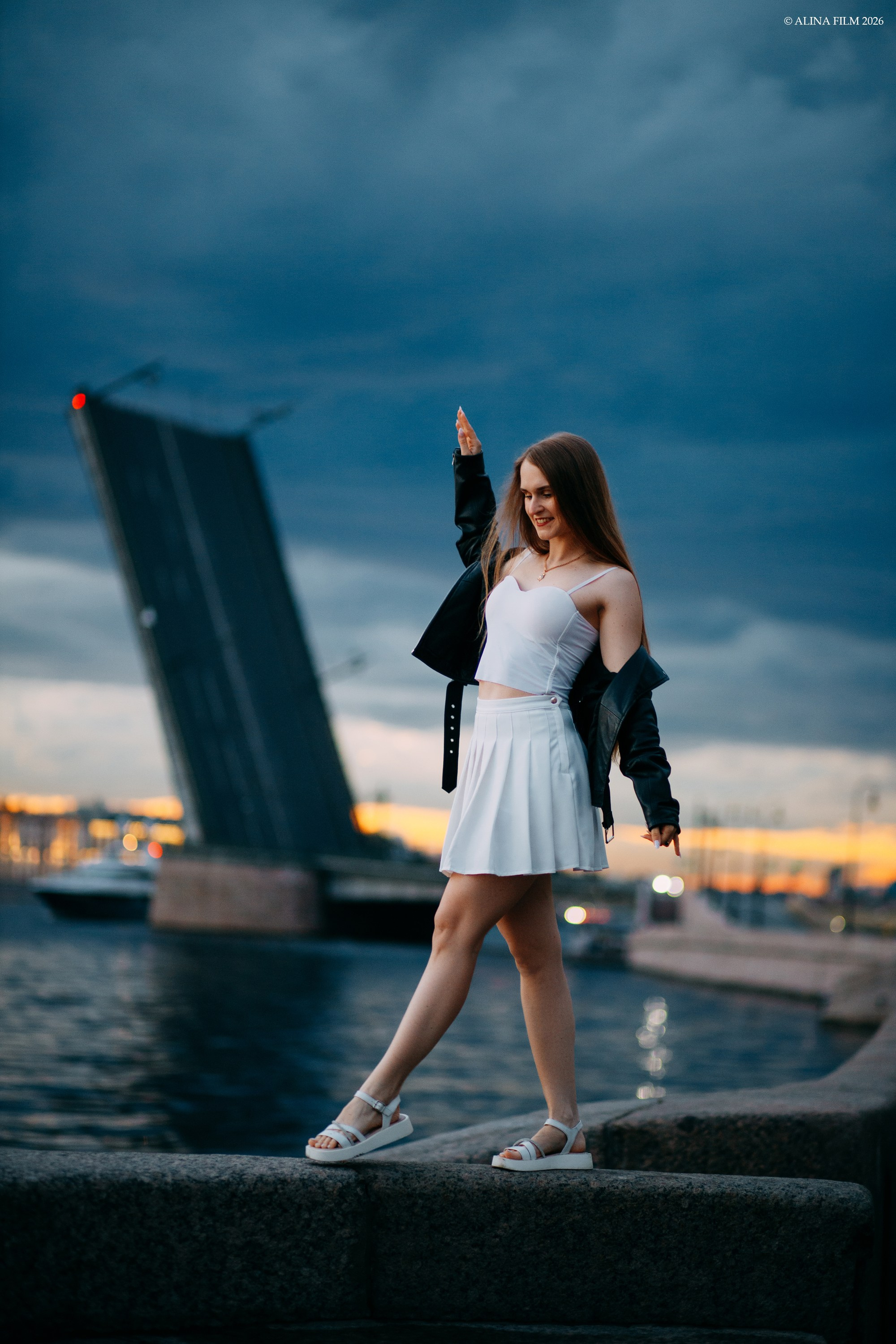 Фотосессия с разведенными мостами. Фотограф в Санкт-Петербурге Alina Film