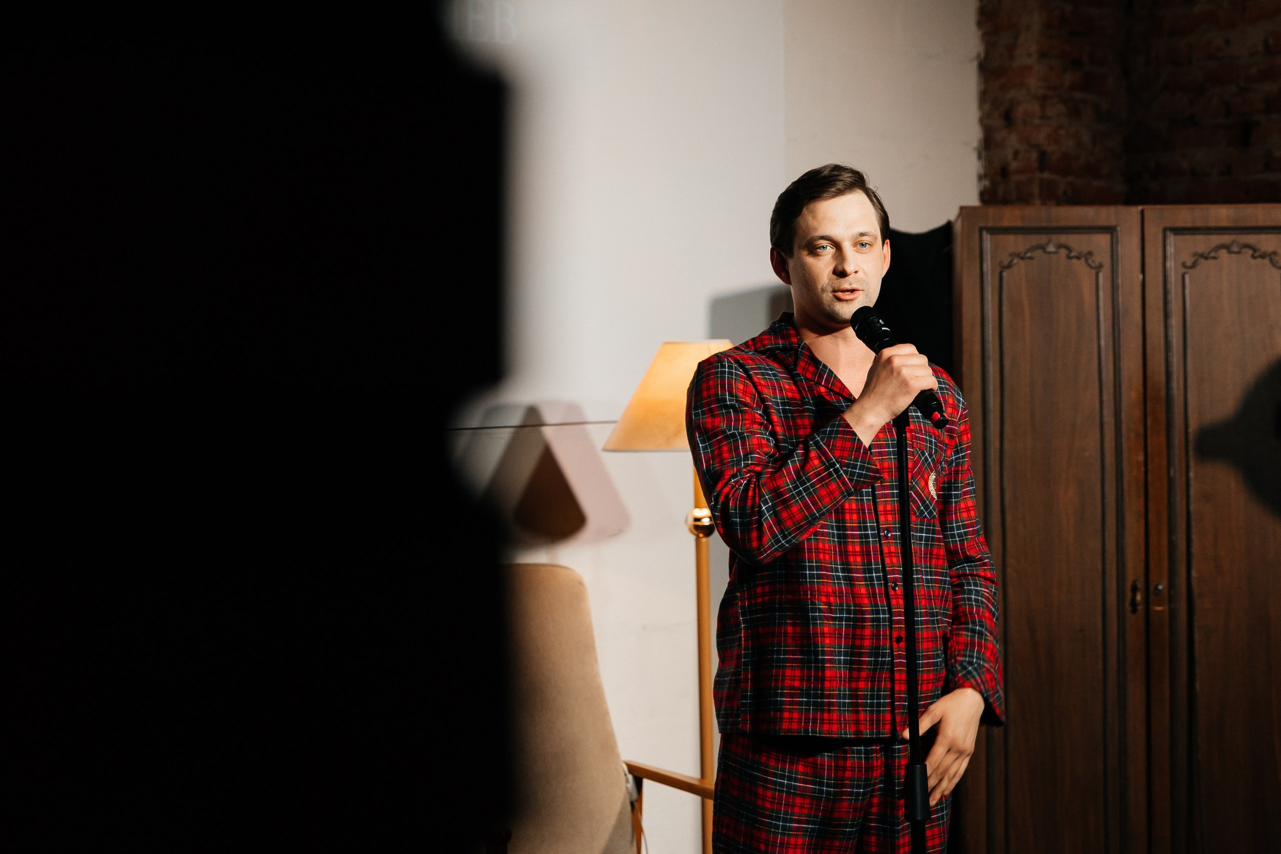 «Вечер на чердаке» Александра Бугульминцева. Свадебный и репортажный фотограф в Новосибирске Федор Гладков