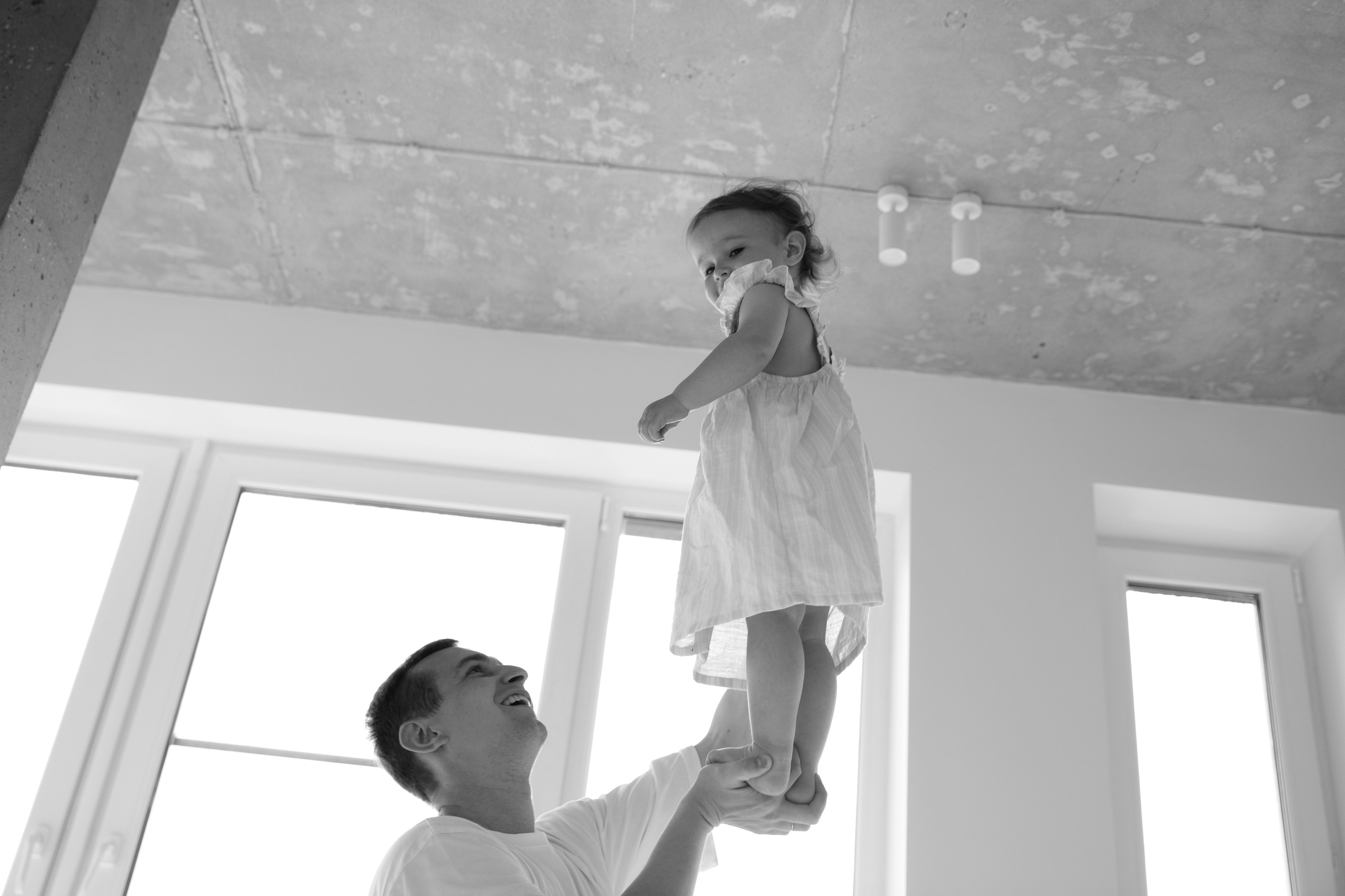 Домашняя съемка красивой семьи в солнечной квартире. Фотограф новорожденных, детский фотограф  Москва.Семейная съемка Москва. Семенова Анна