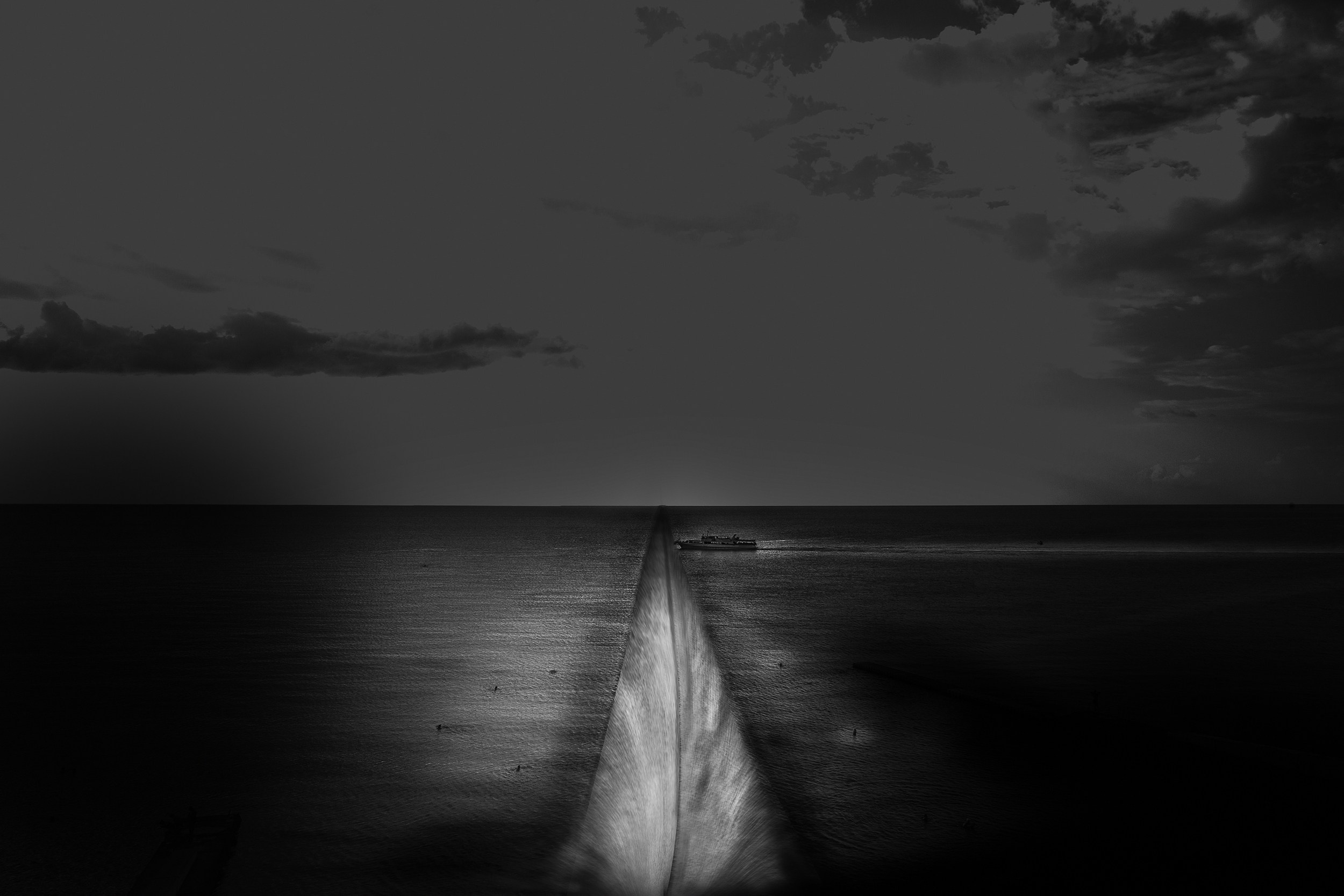 Умей вовремя остановиться, чтобы не упасть в пропасть.