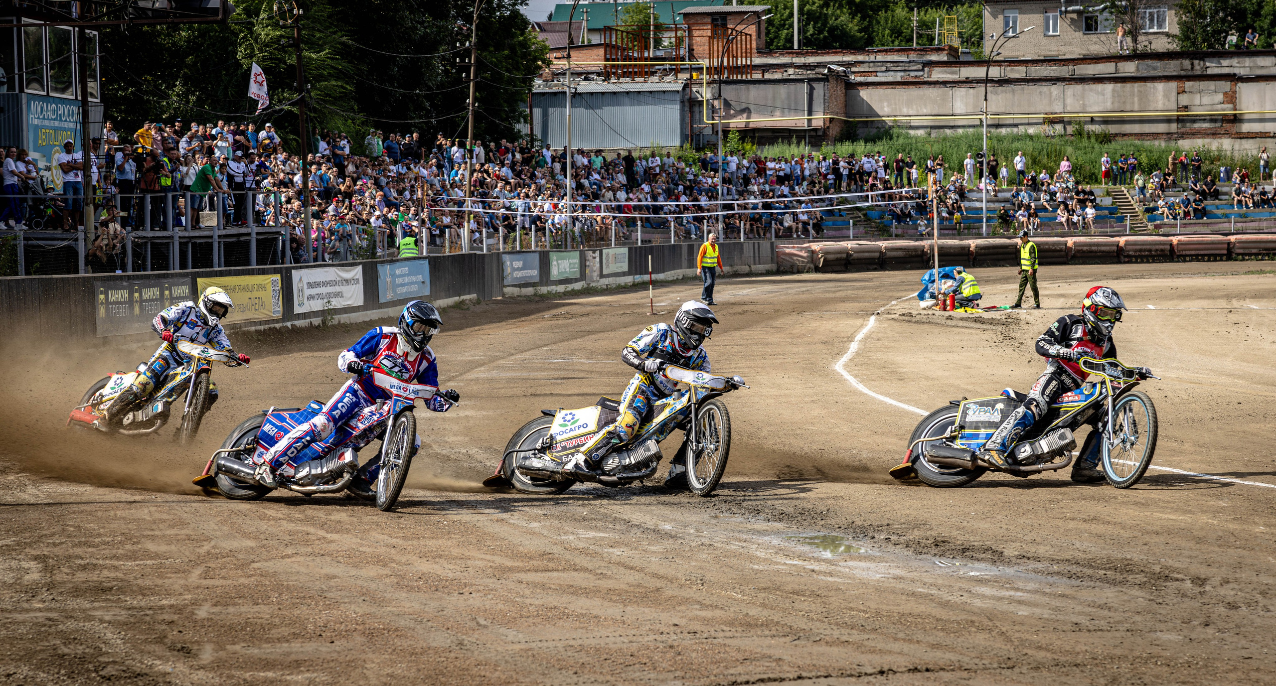 Мотогонки на гаревой дорожке. Bertran Ordo