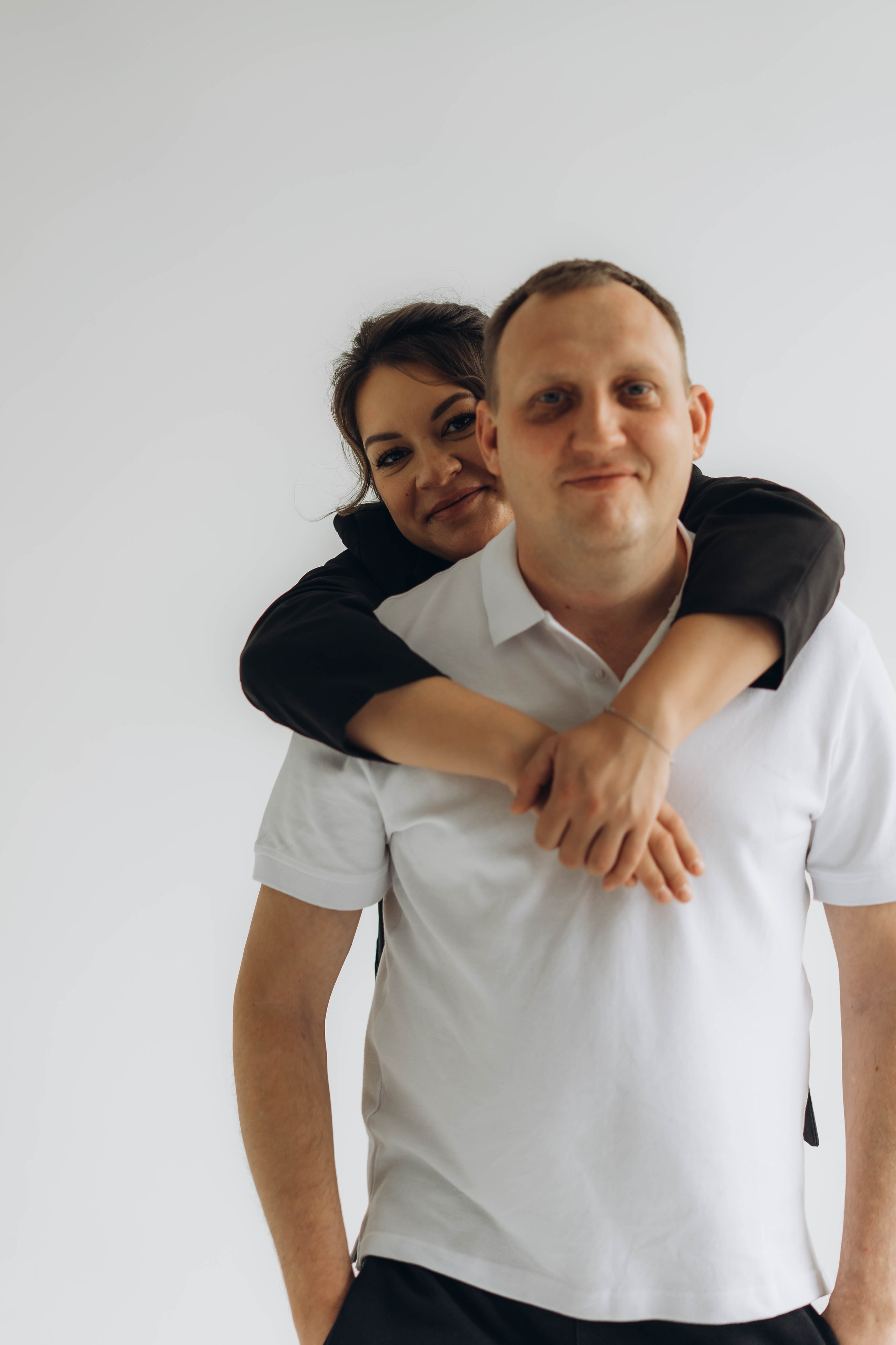 Беременность съемка пары в студии. Фотограф Екатеринбург Кокшарова Александра