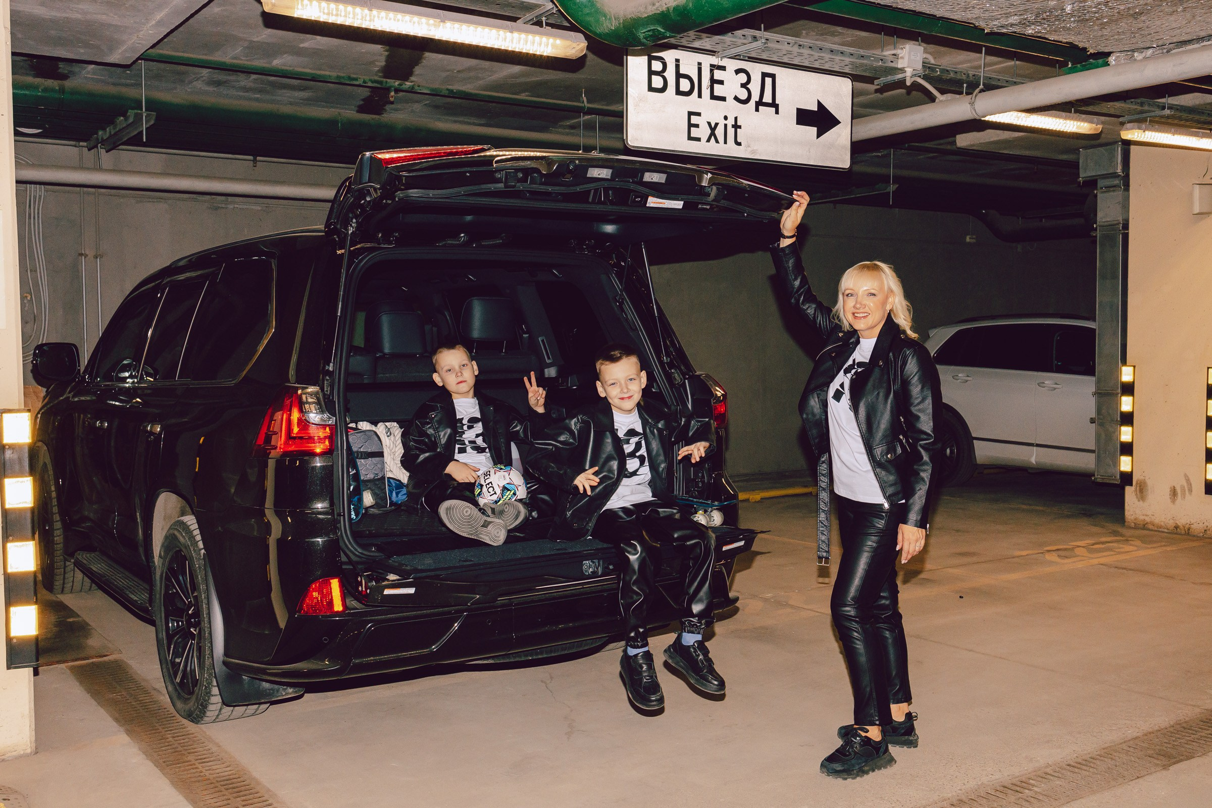 Крутая история на парковке. Семейный Фотограф в Москве Евгения Симоненко