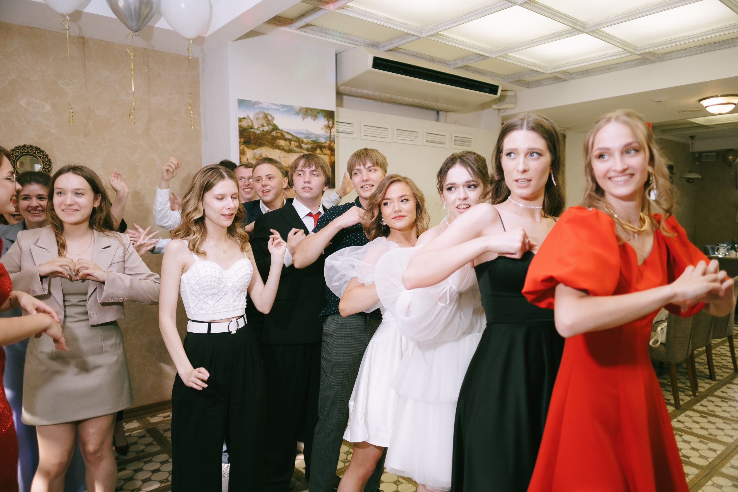 Выпускной школа 33. Свадебный и репортажной фотограф Денис Ожигин в Краснодаре и Краснодарском крае