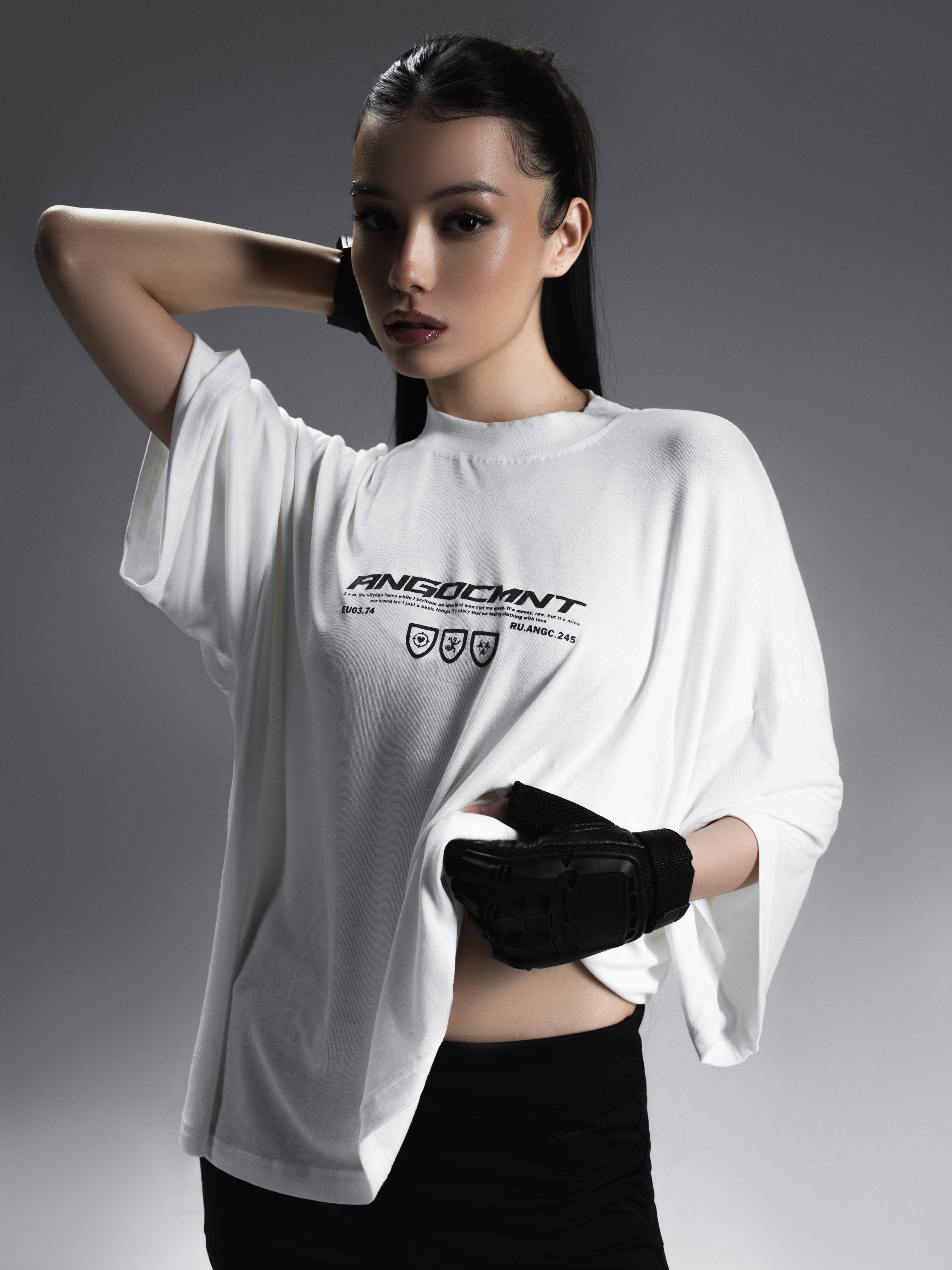 КАТАЛОГ | серый фон. RUNA production — стильные съемки для брендов