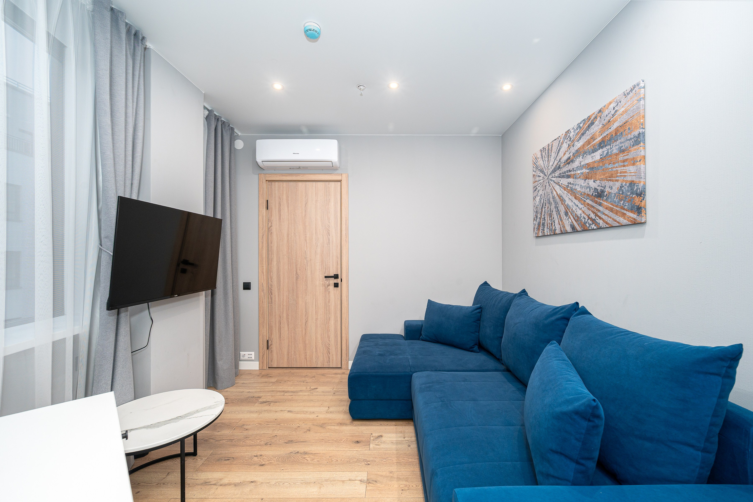 Номер под аренду в Glorax. Интерьерный фотограф. Фото- видеосъемка недвижимости Санкт-Петербург