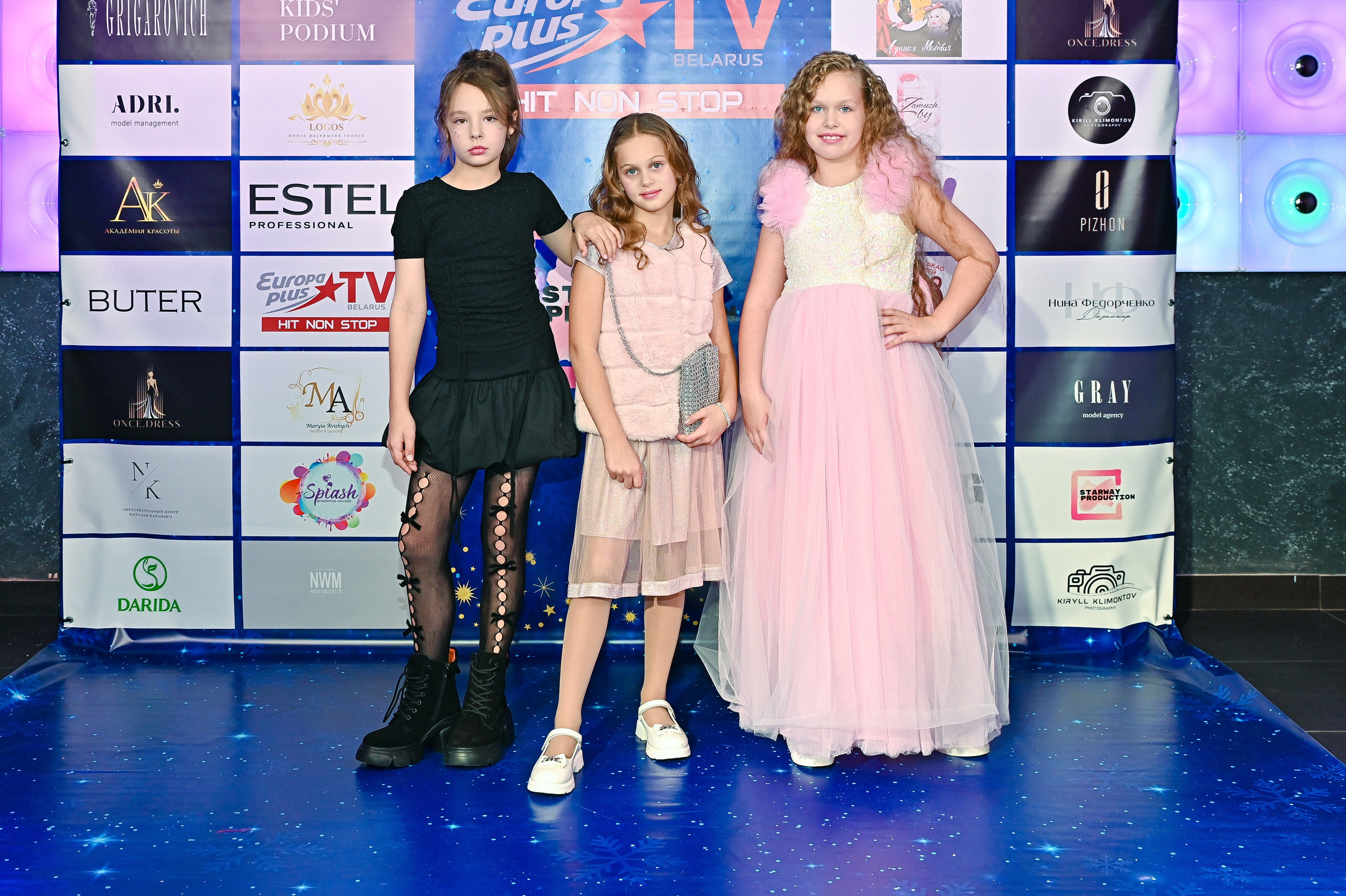 Большая новогодняя тусовка. Фотоуслуги, услуги фотографа, фотографирование важных событий