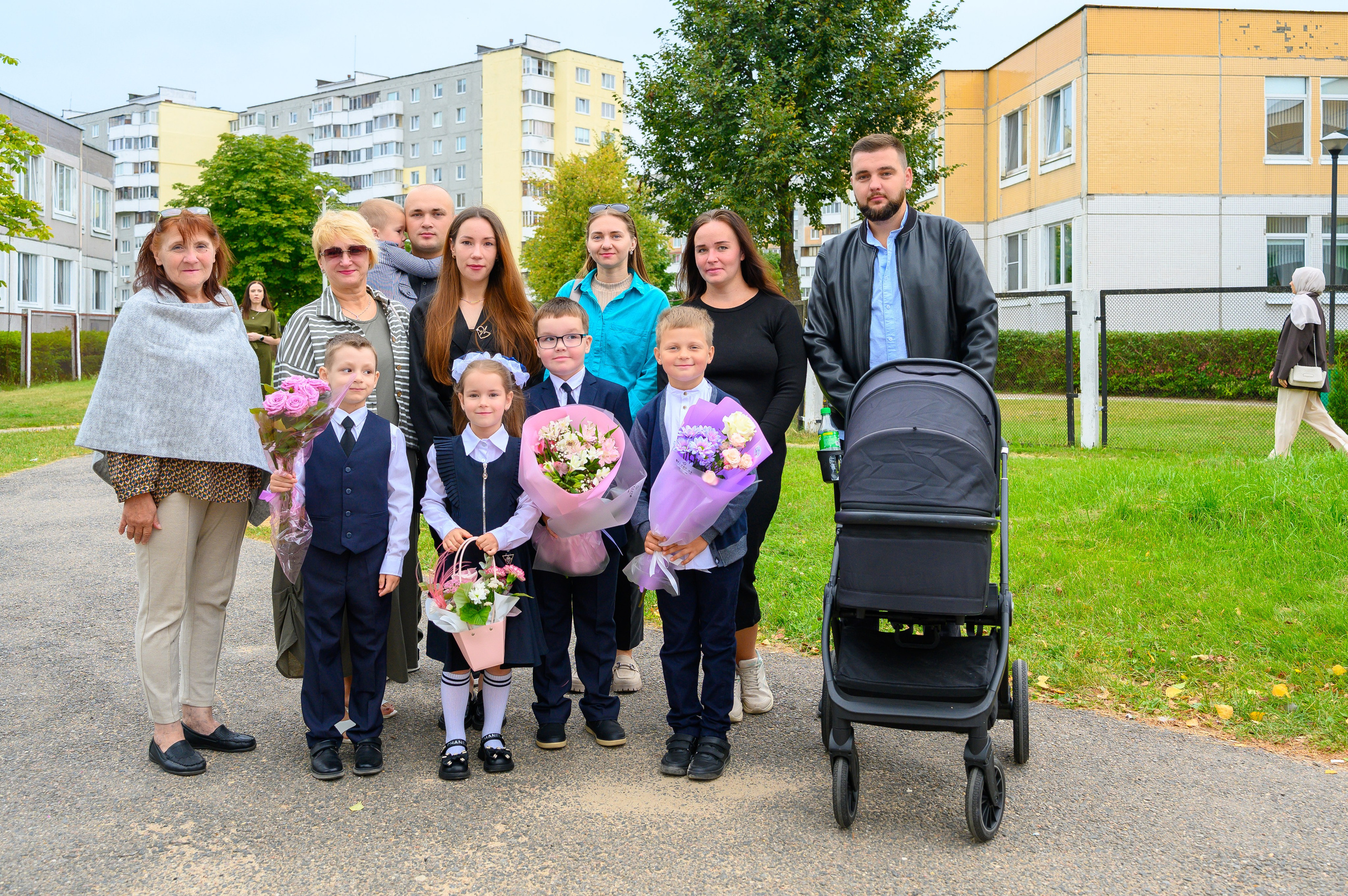 Вот звучит первый звонок, перед этим долгое приготовление к новому этапу в жизни, Яромир идет в школу. Фотоуслуги, услуги фотографа, фотографирование важных событий