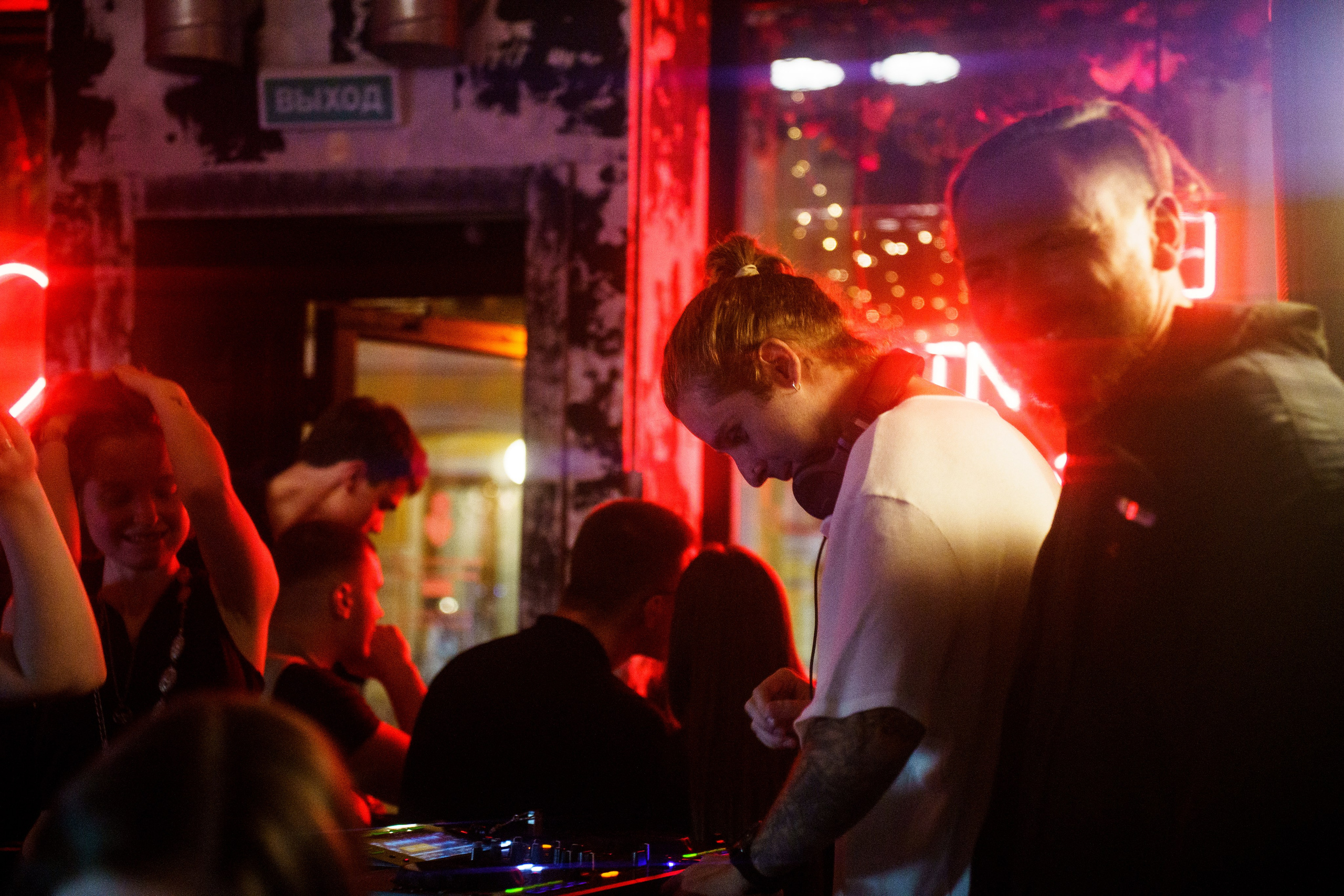Бар разбитых сердец. DJ Guitacidelli. Концертный и репортажный фотограф в Санкт-Петербурге Слава Пахомов