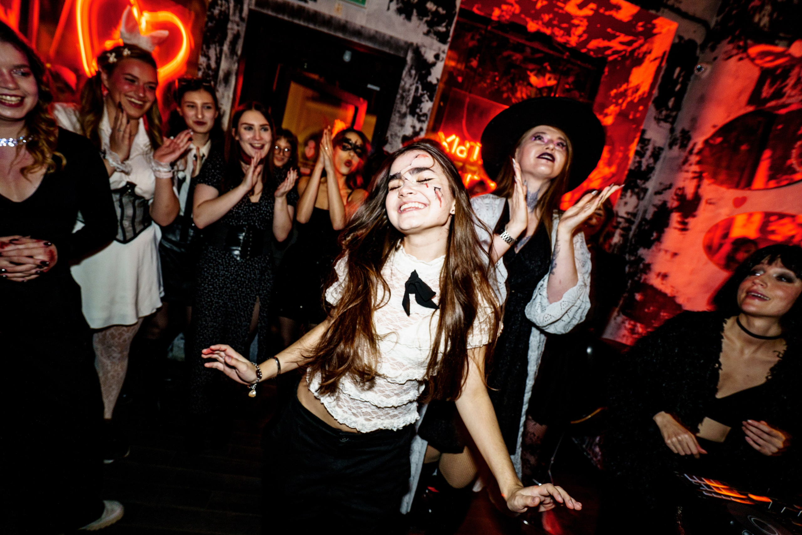 Halloween party. Бар разбитых сердец. Концертный и репортажный фотограф в Санкт-Петербурге Слава Пахомов