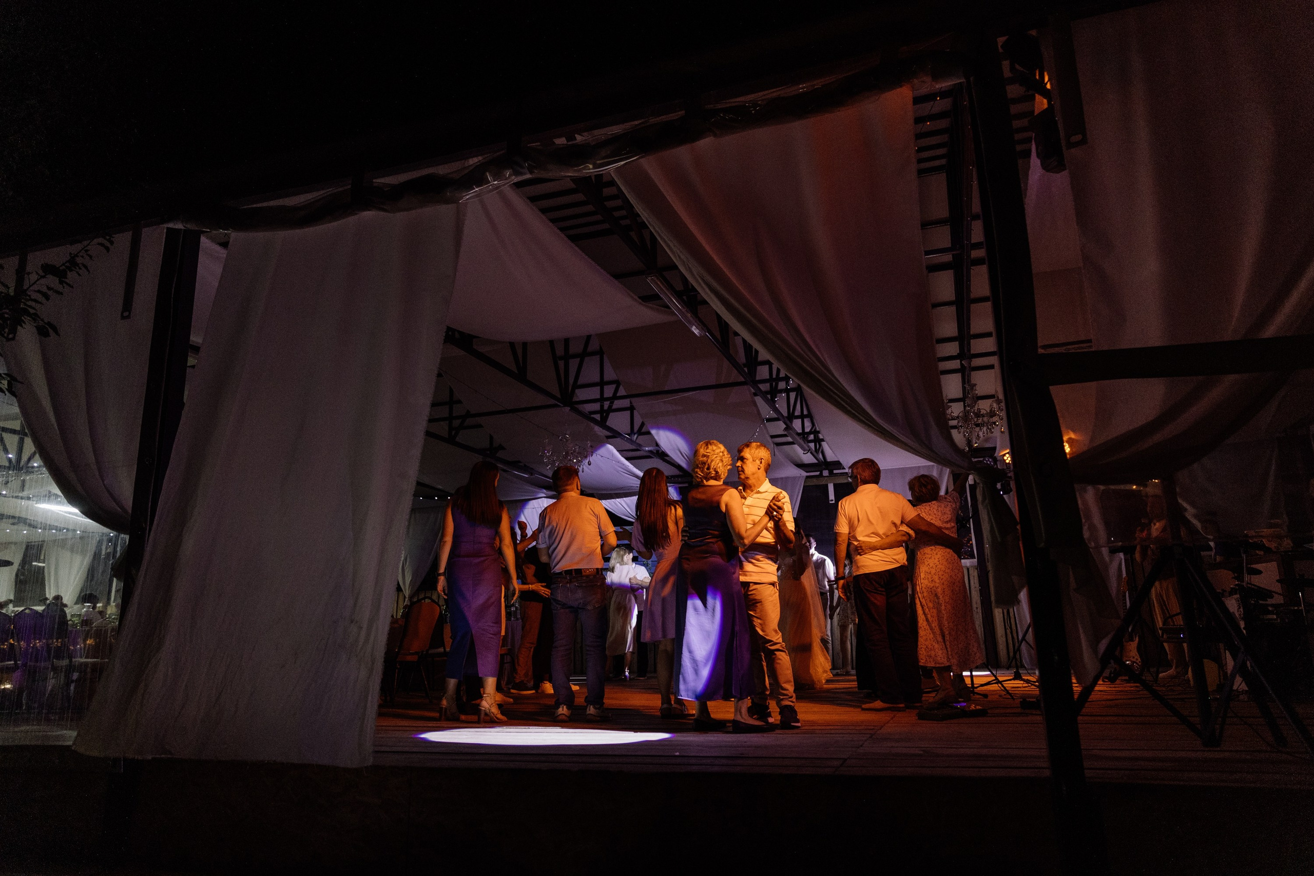 Стильная свадебная фотосессия на Камчатке, стильная свадьба Камчатка  