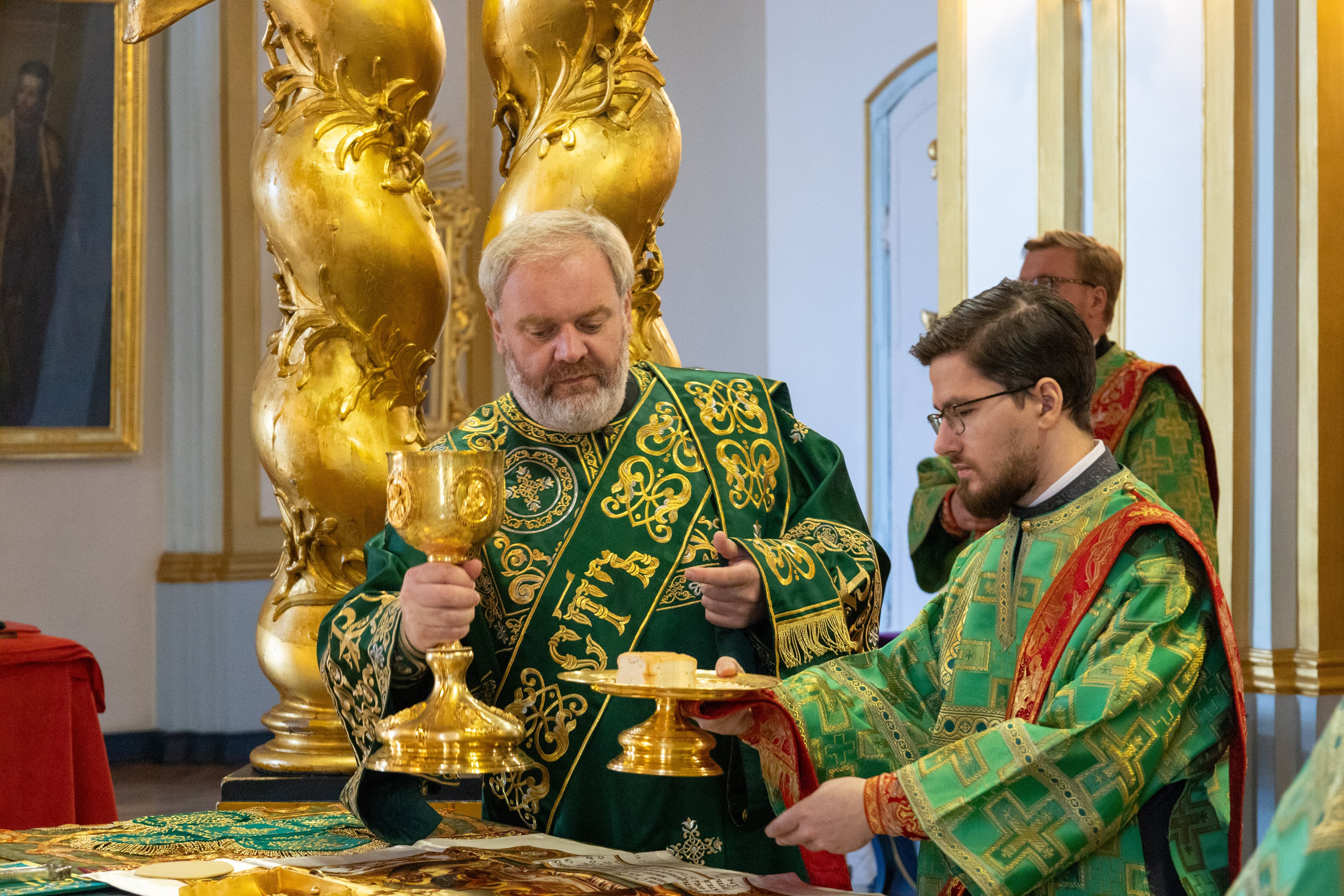 Неделя 16-я по Пятидесятнице, по Воздвижении. Глас 7-й. Попразднство Воздвижения Креста. Вмч. Никиты. НИКОЛО-БОГОЯВЛЕНСКИЙ МОРСКОЙ СОБОР