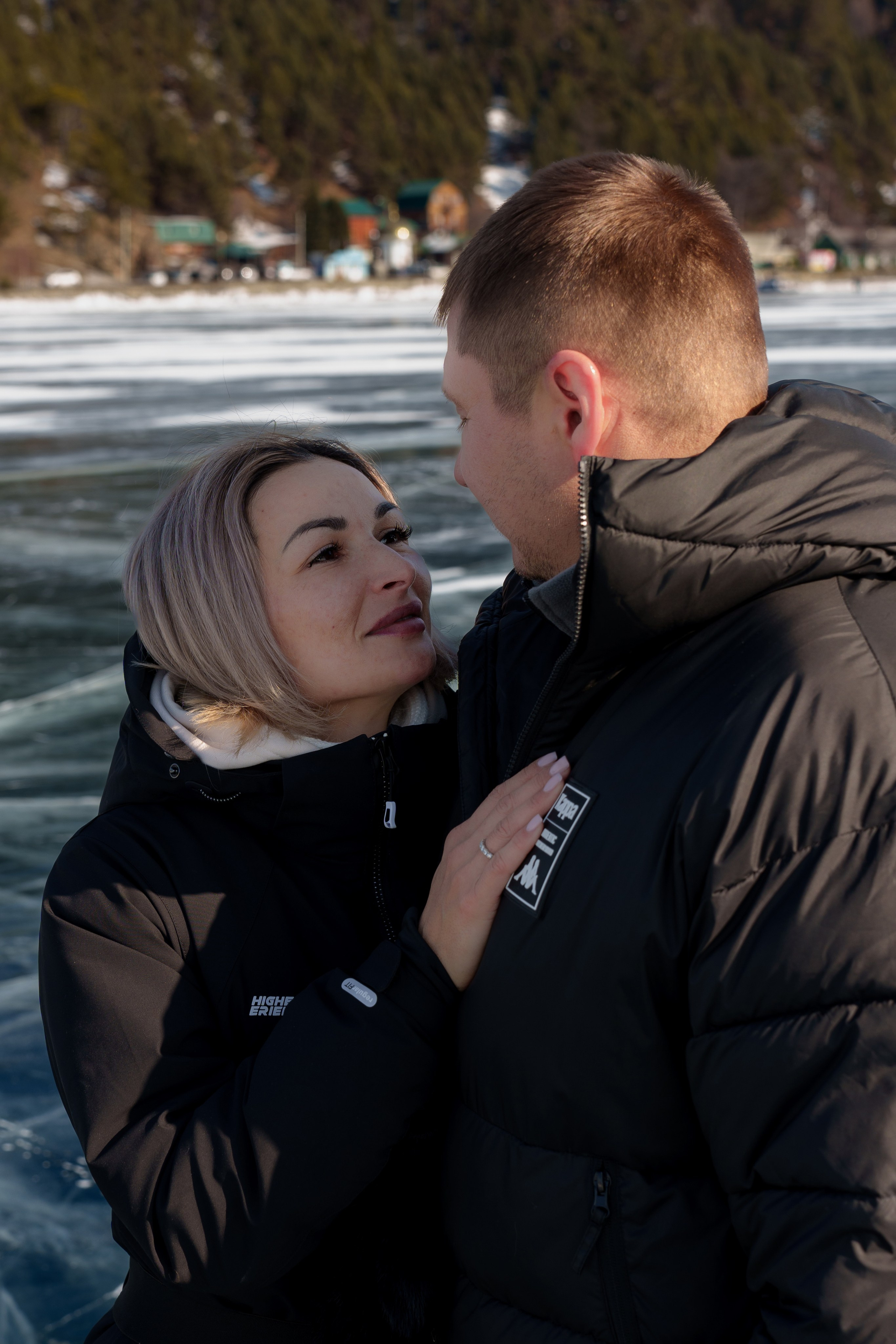 Александр и Кира. Фотограф, видеограф и пилот дрона на Байкале