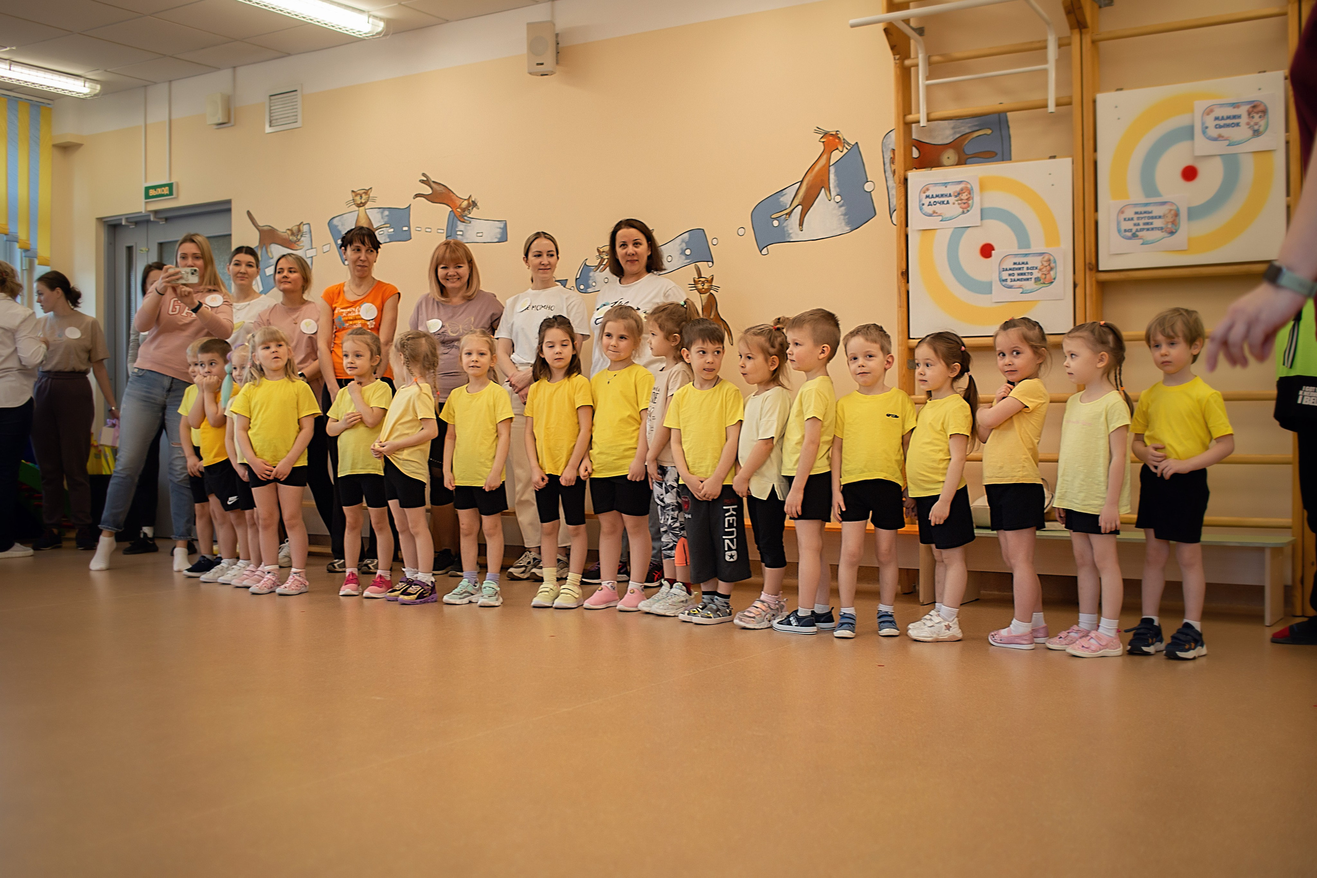 А ну-ка мамочки_2024 год. Семейный фотограф в Санкт-Петербурге