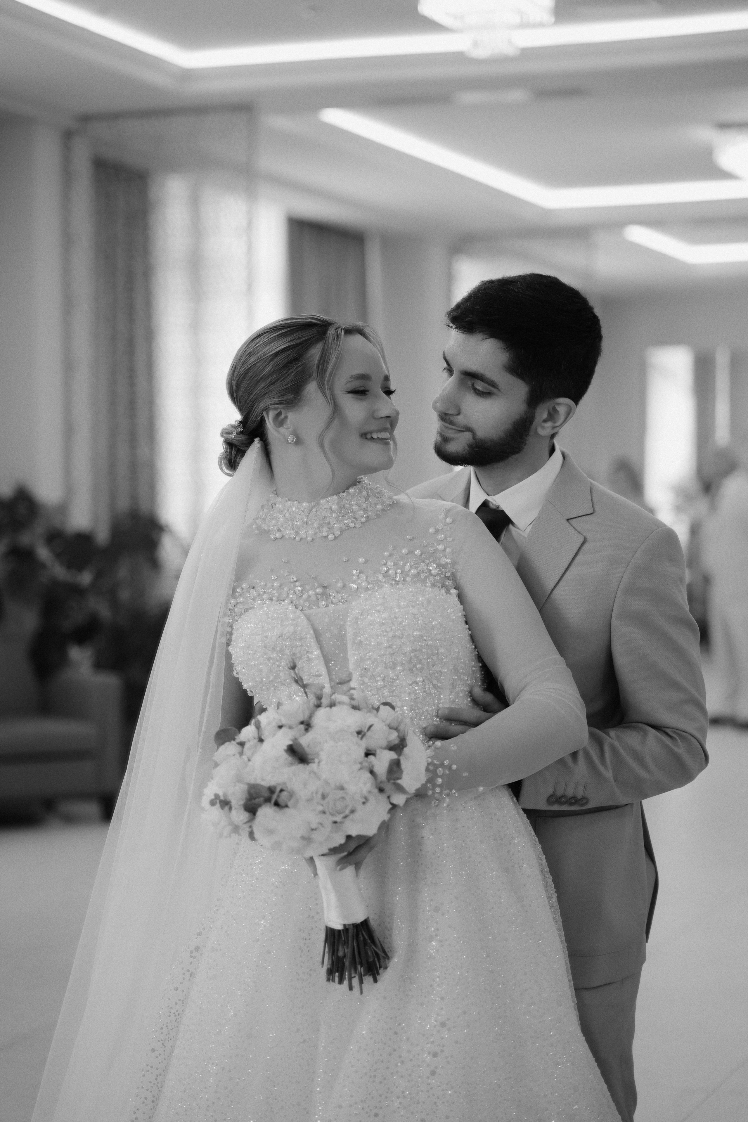 Сборы жениха и невесты, бракосочетание в Савеловском загсе, выездная церемония