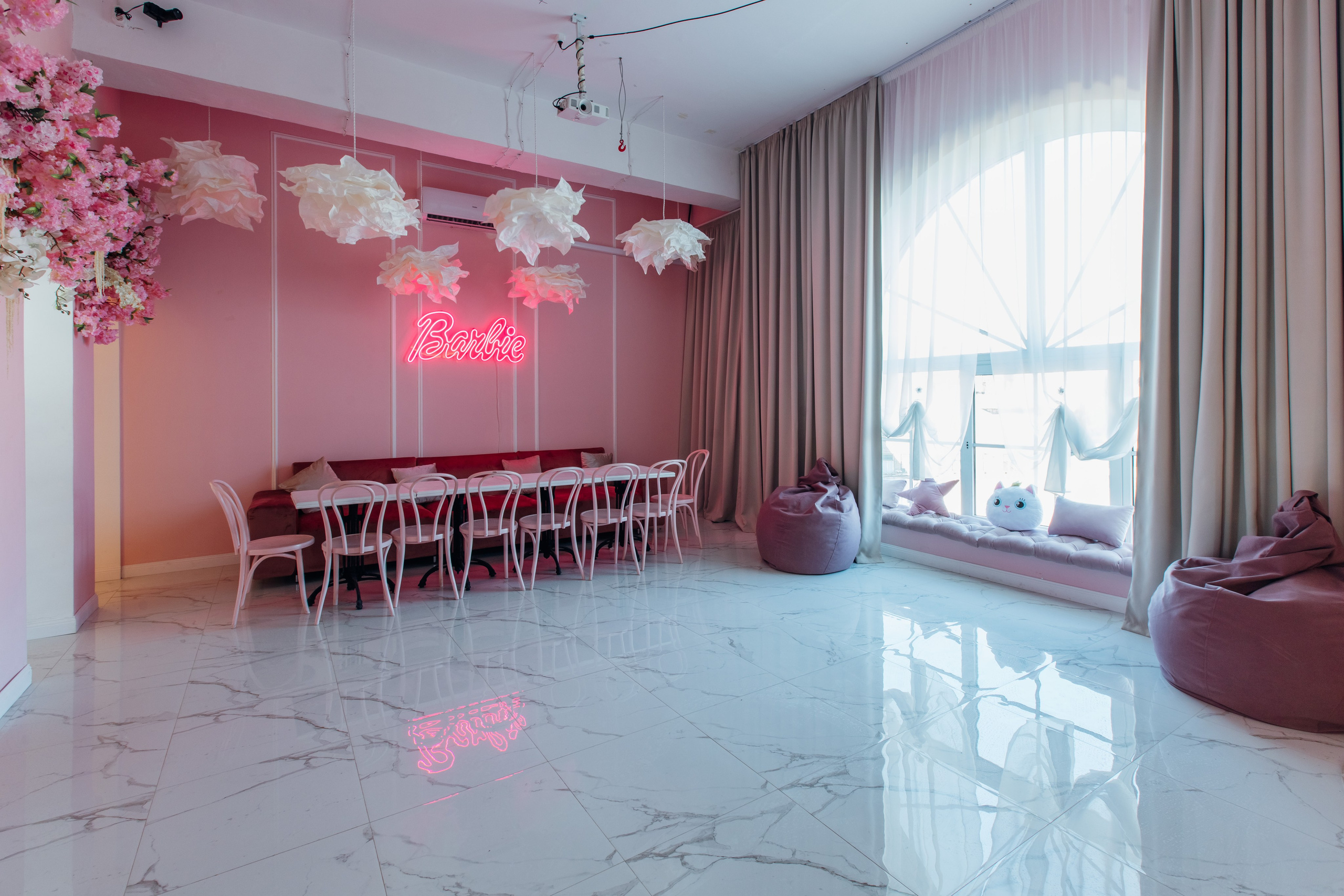 Барби (лето). Аренда лофта в СПб для мероприятий