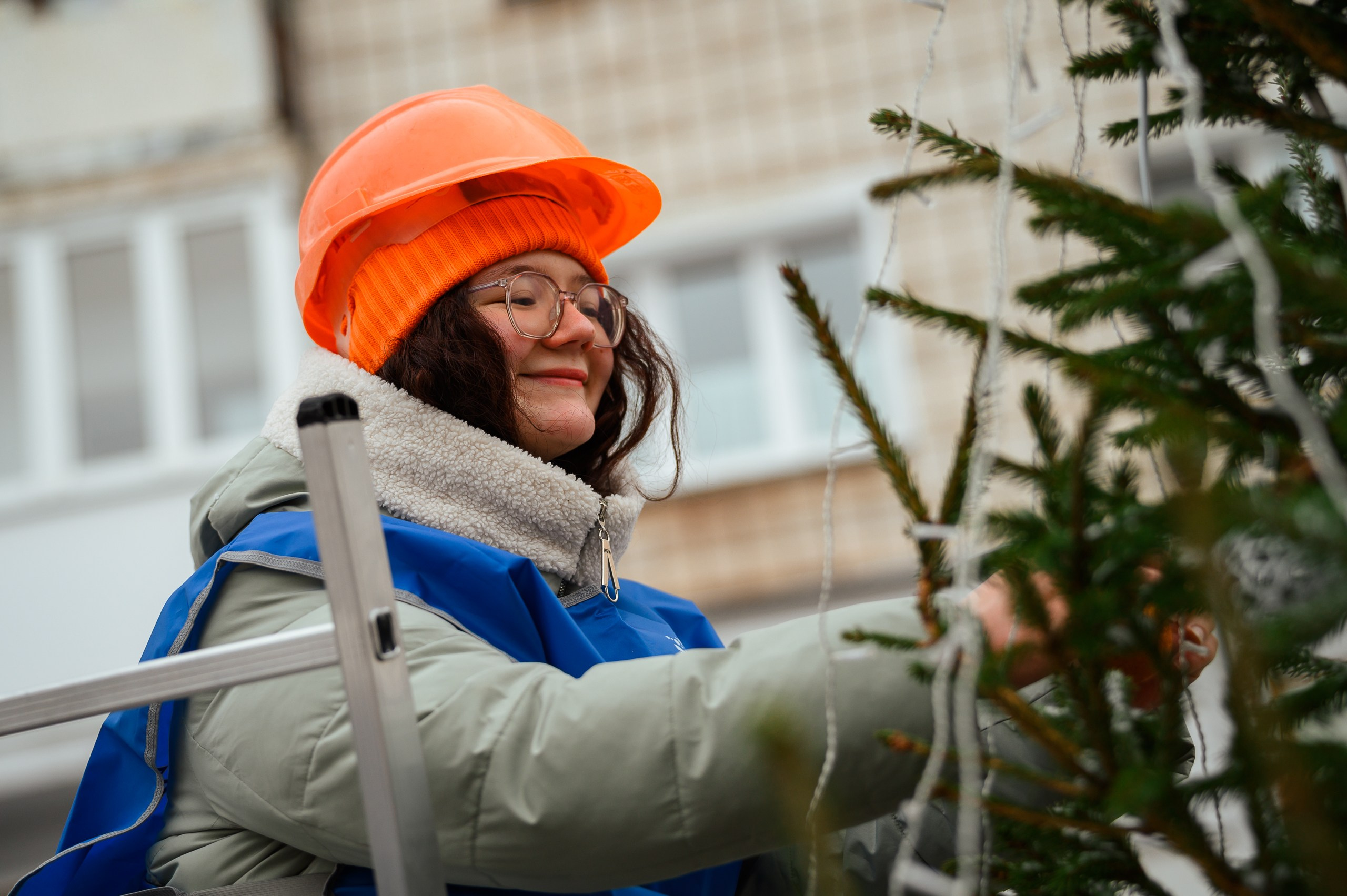 Новогодние волонтеры | Открытие Новогодней столицы Кирова 2025. Репортажный фотограф в Кирове Александр Лутошкин