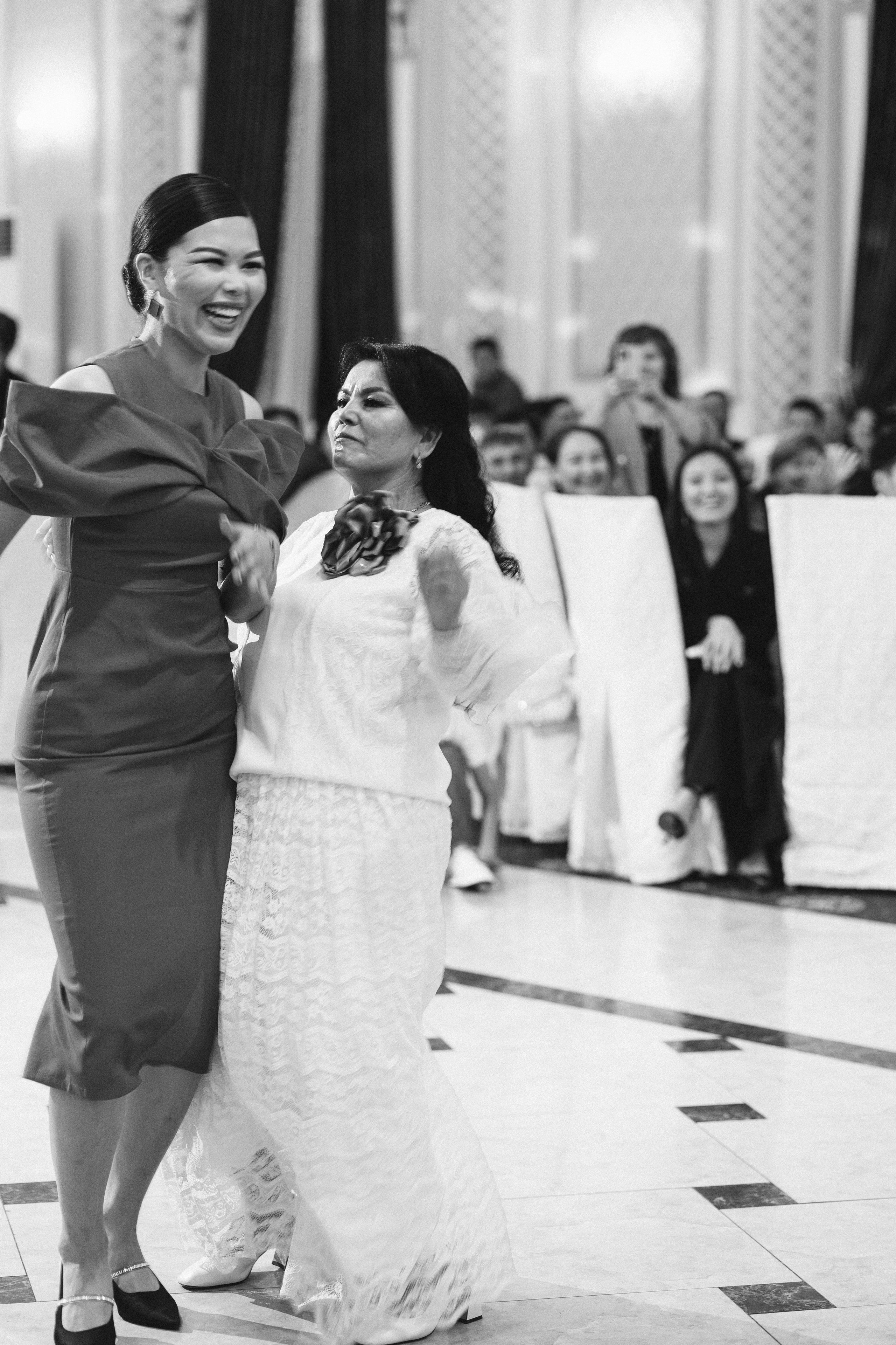 Samal QYZ UZATU. Свадебный и семейный фотограф в Нур-султан Мухтар Шахмет