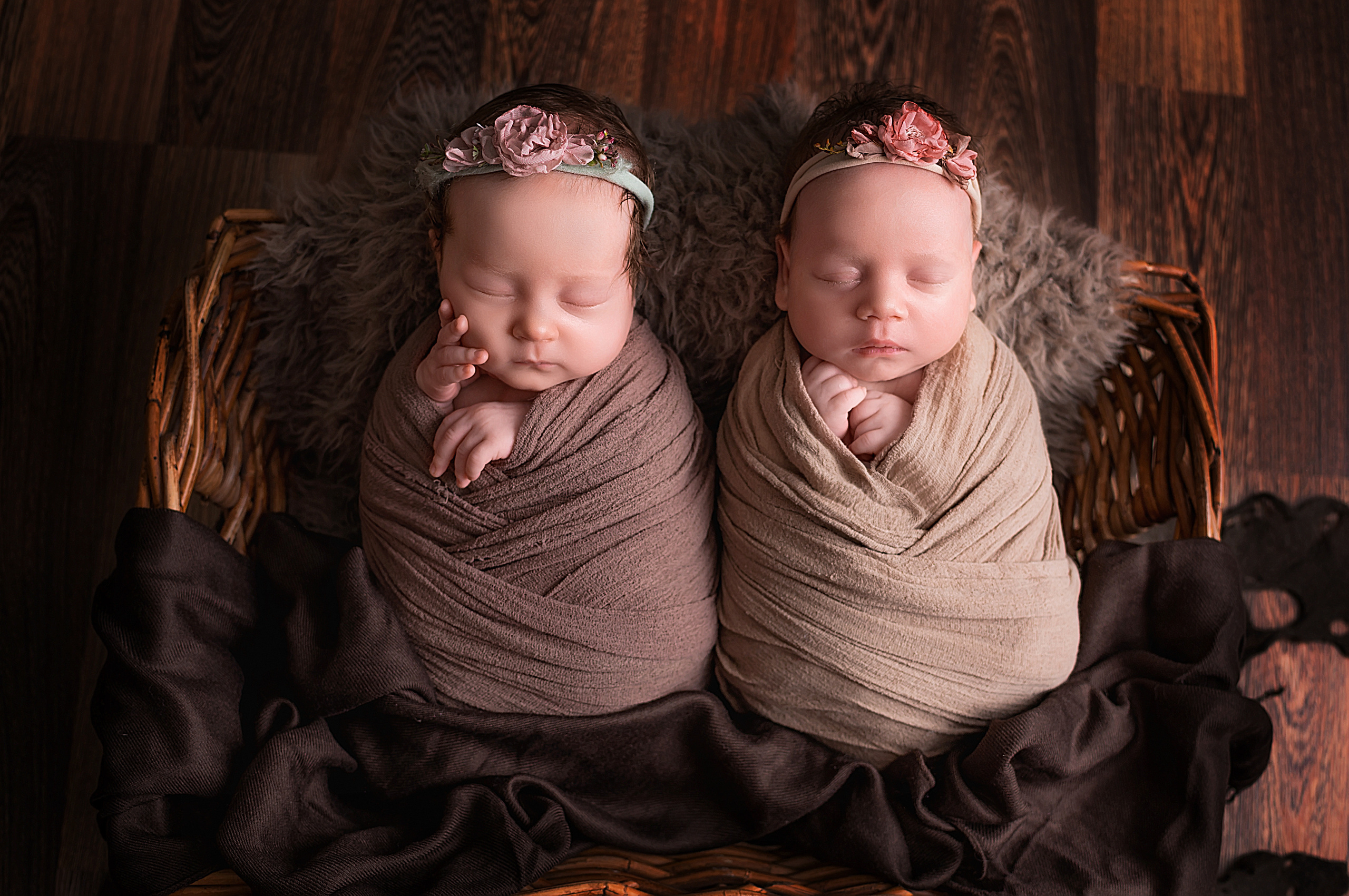 Двойняшки Кира и София. Фотограф новорожденных Краснодар Малышенко Надежда