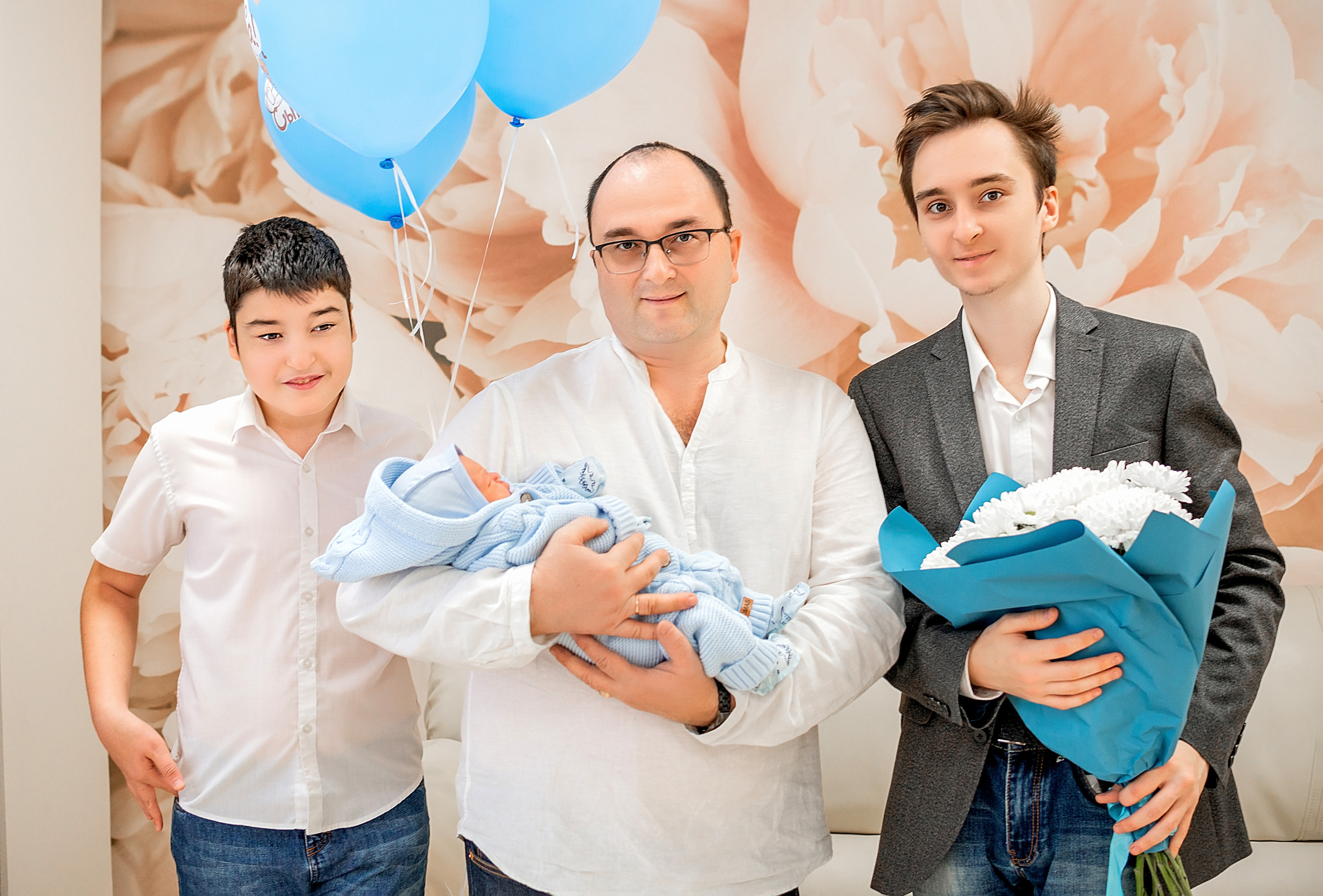 Выписка из роддома Краснодар. Фотограф новорожденных Краснодар Малышенко Надежда