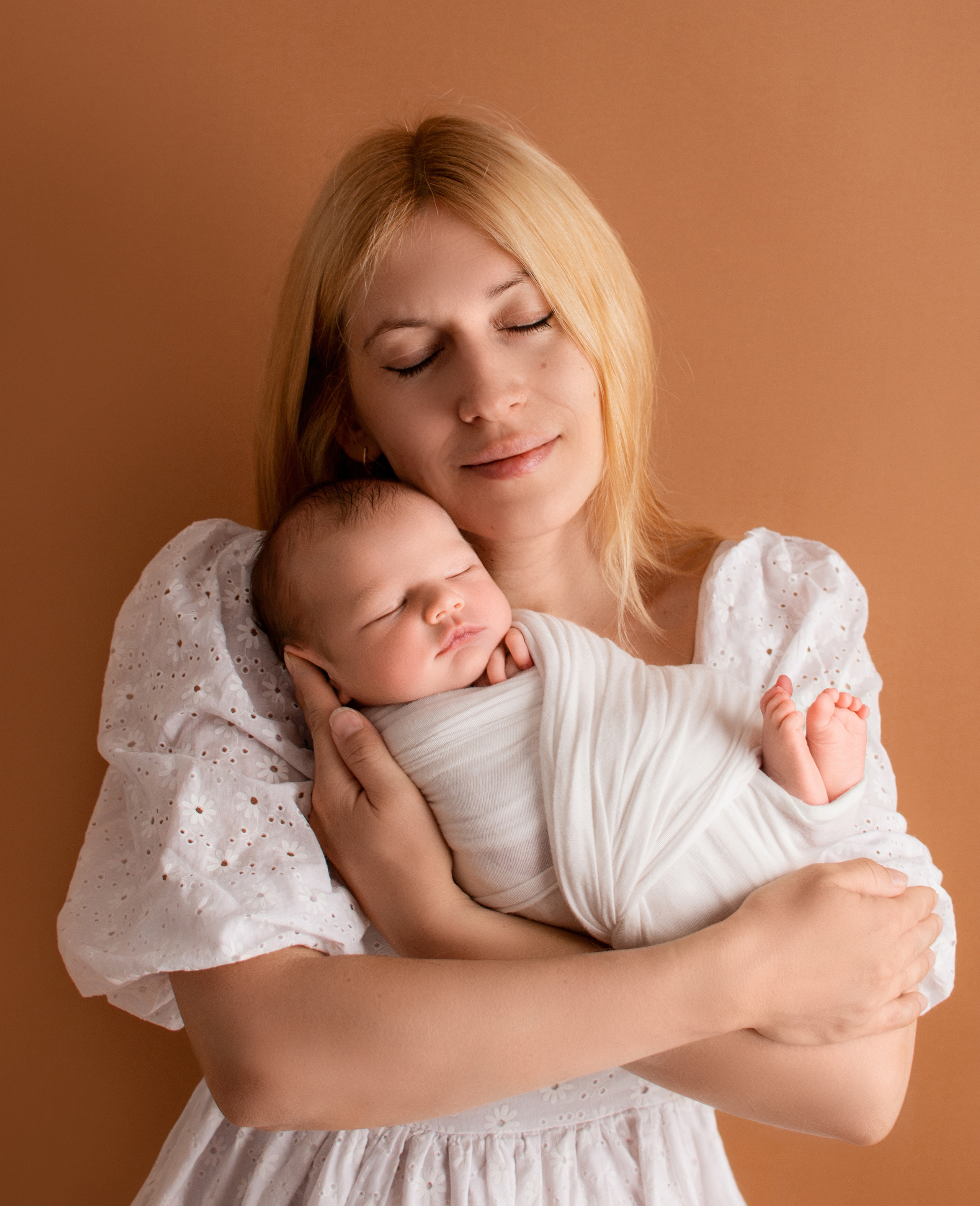 Фотосессия новорожденного в Краснодаре в студии для новорожденных. Фотограф новорожденных Краснодар Малышенко Надежда