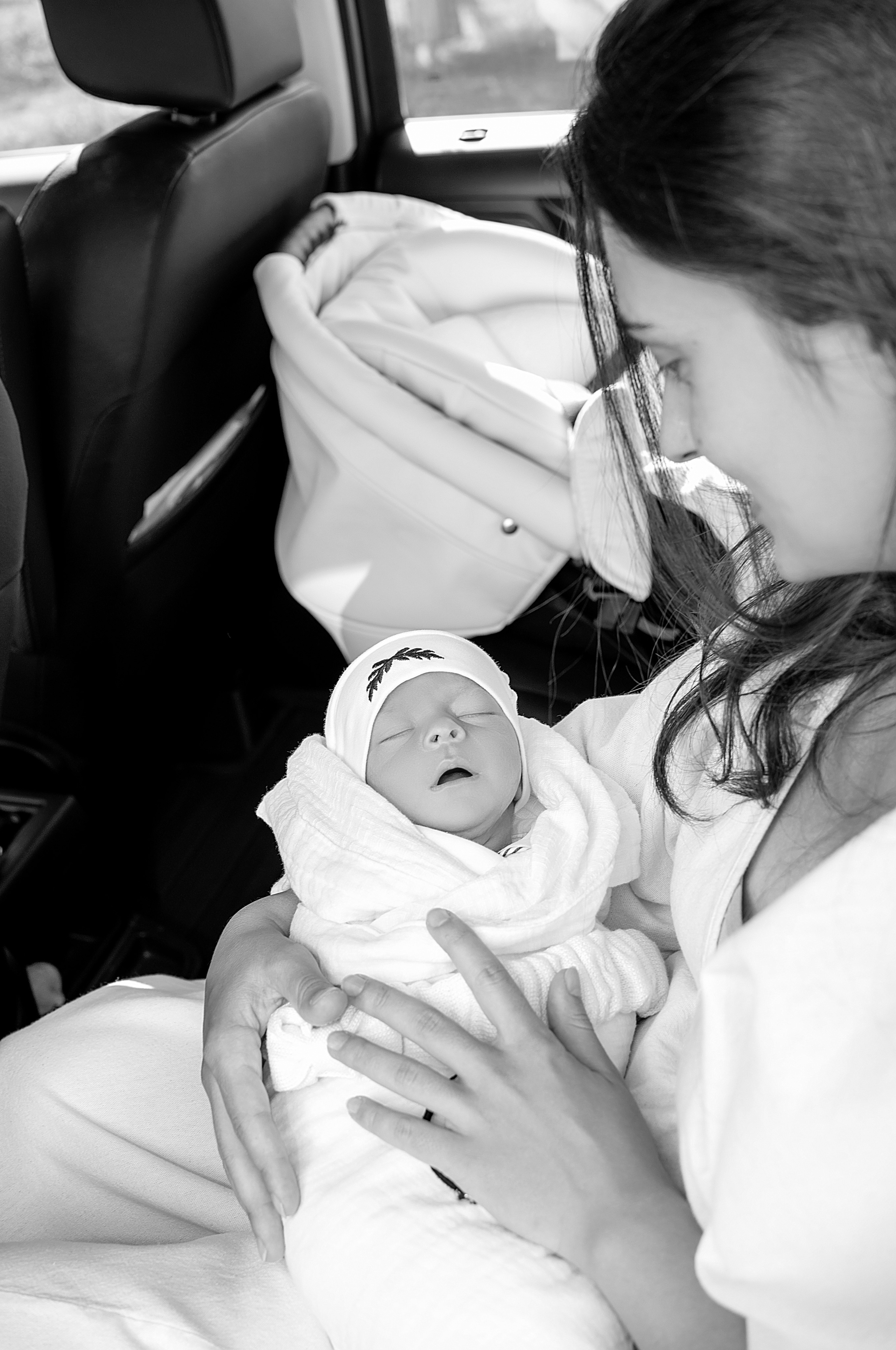 Выписка из роддома Краснодар. Фотограф новорожденных Краснодар Малышенко Надежда