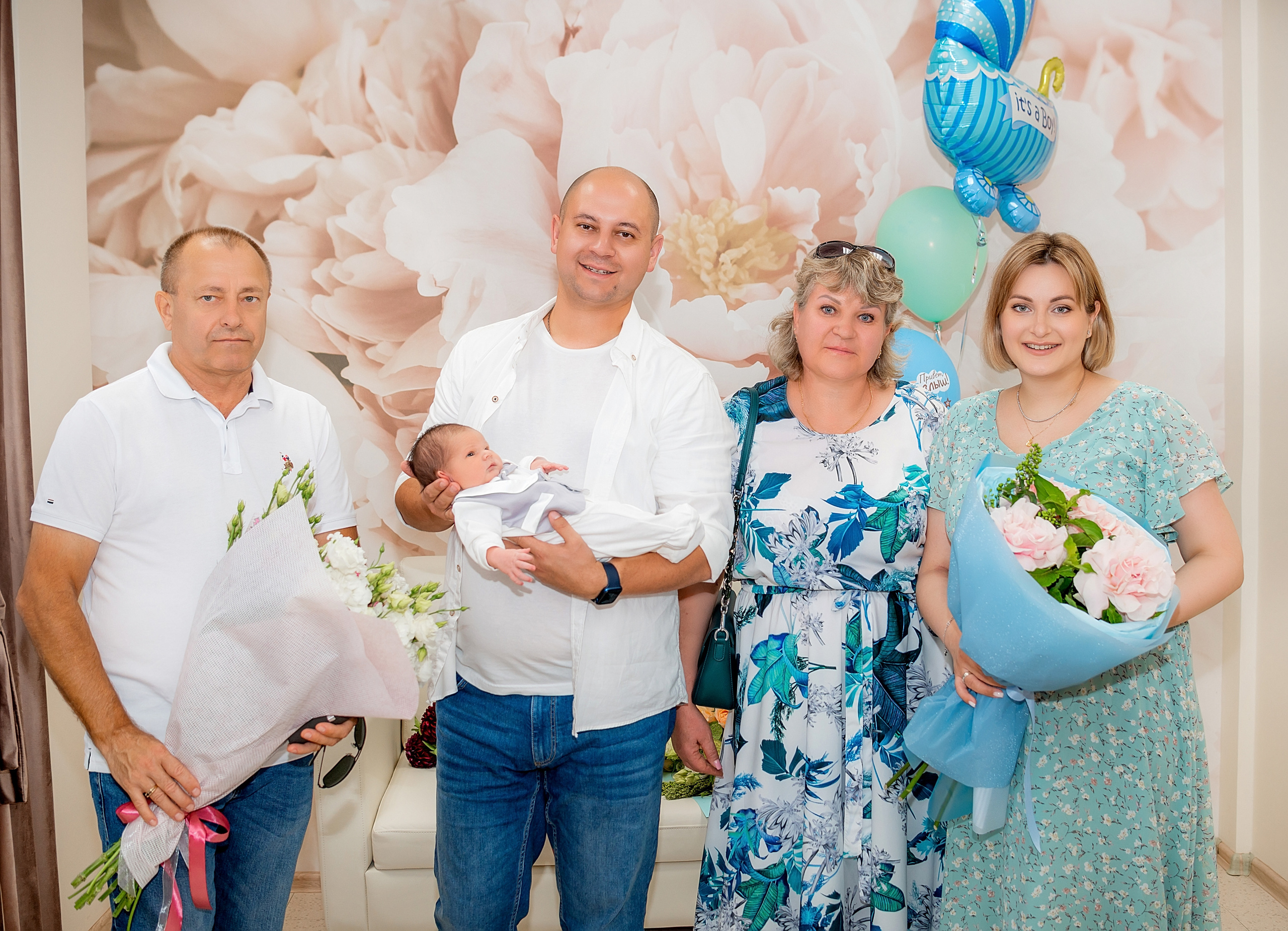 Выписка из роддома Краснодар. Фотограф новорожденных Краснодар Малышенко Надежда