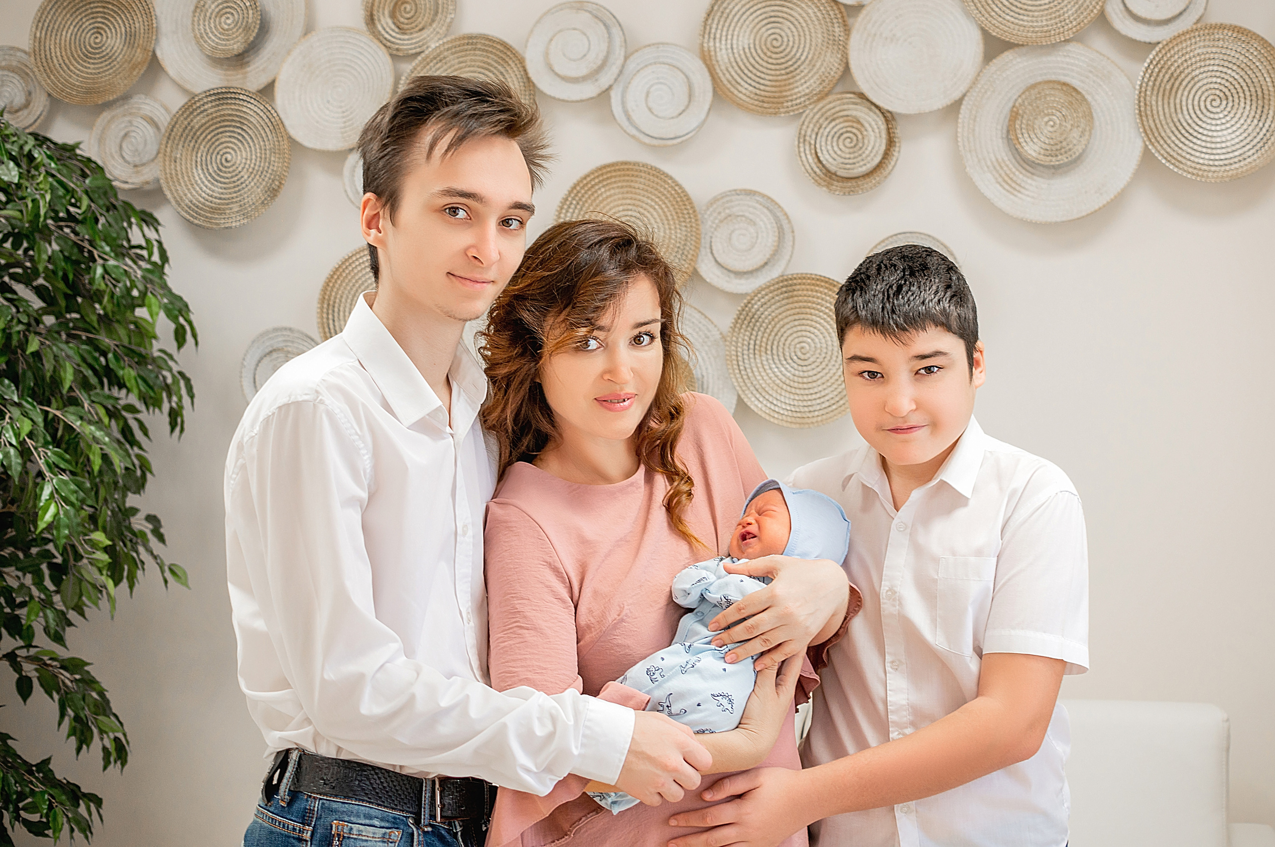 Выписка из роддома Краснодар. Фотограф новорожденных Краснодар Малышенко Надежда