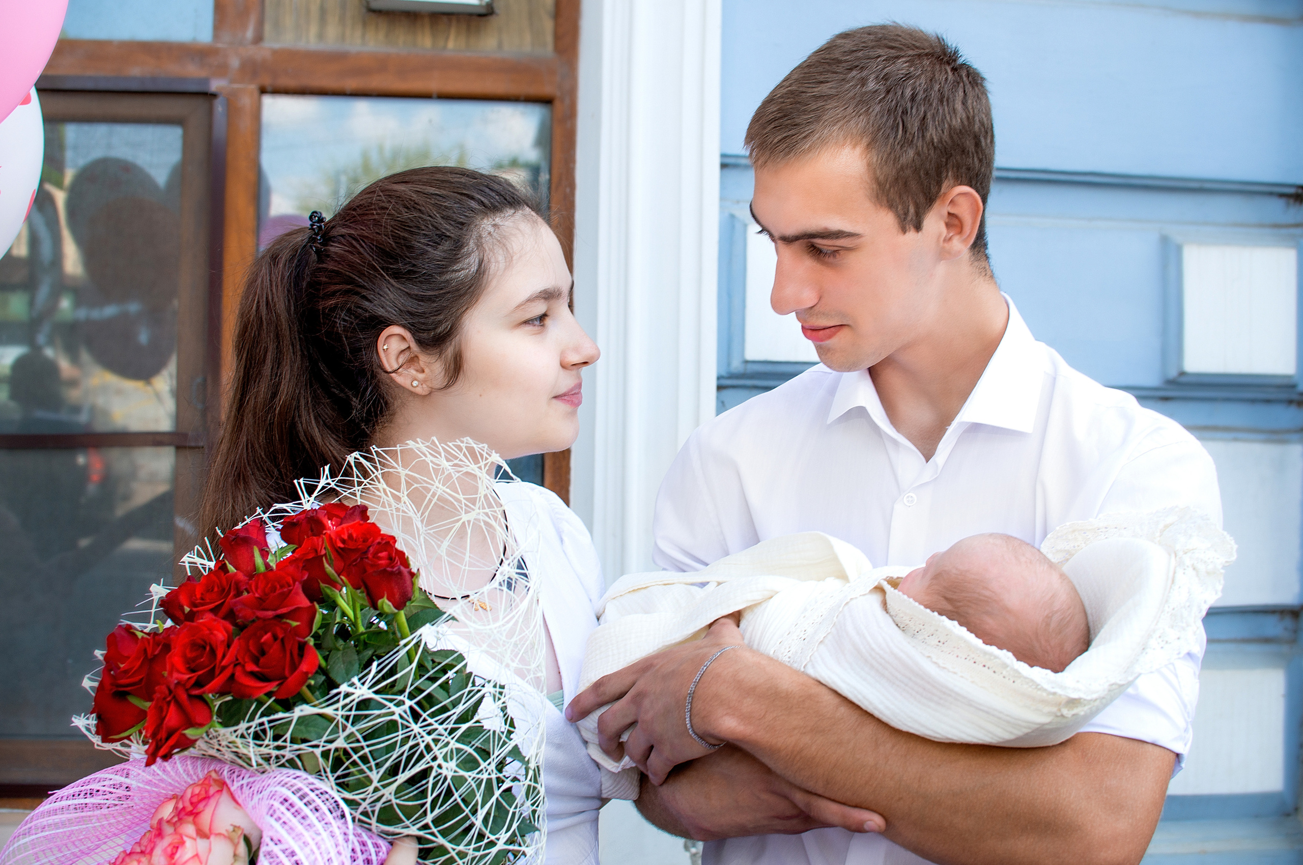 Выписка из роддома Краснодар. Фотограф новорожденных Краснодар Малышенко Надежда