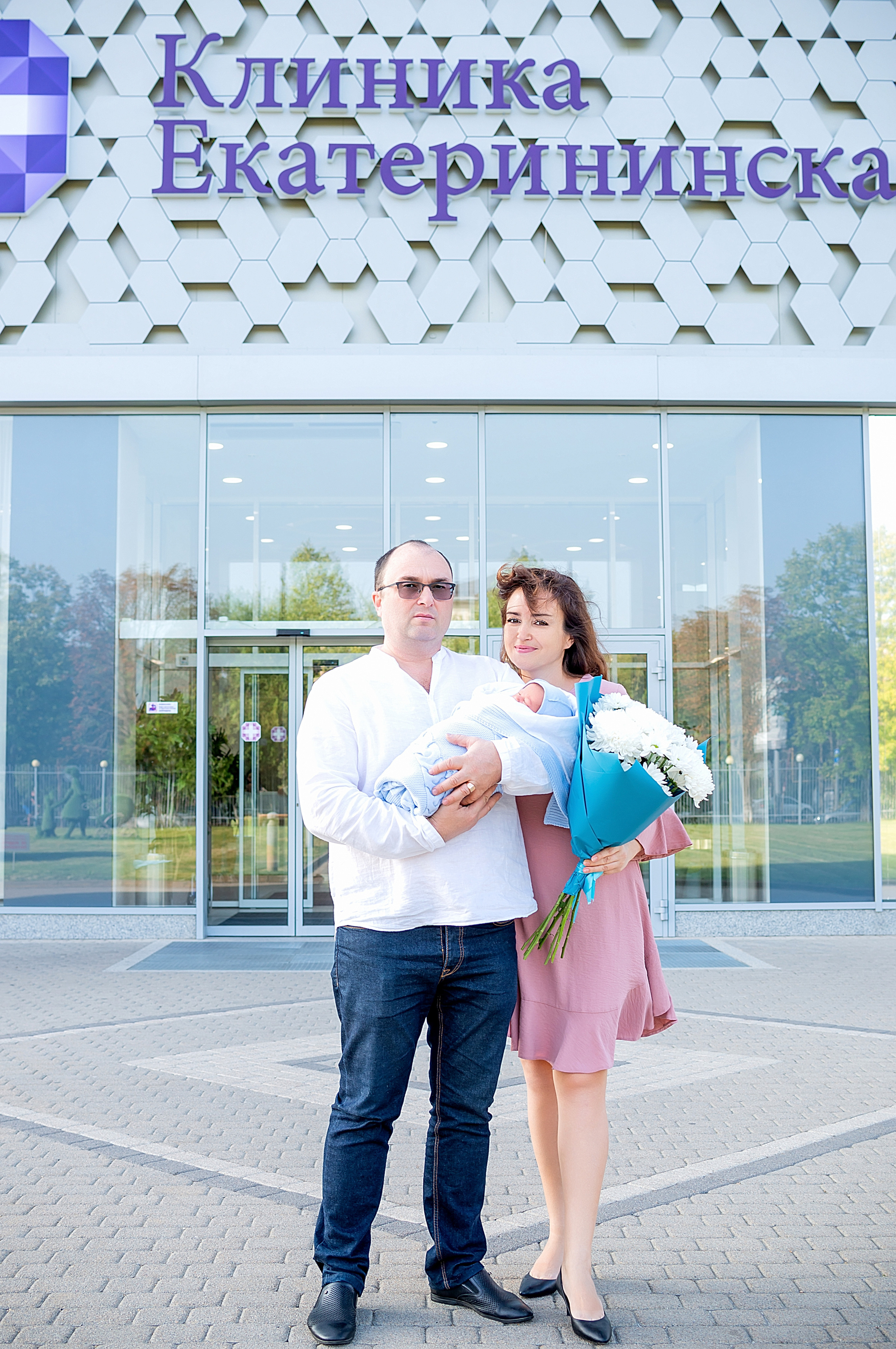 Выписка из роддома Краснодар. Фотограф новорожденных Краснодар Малышенко Надежда