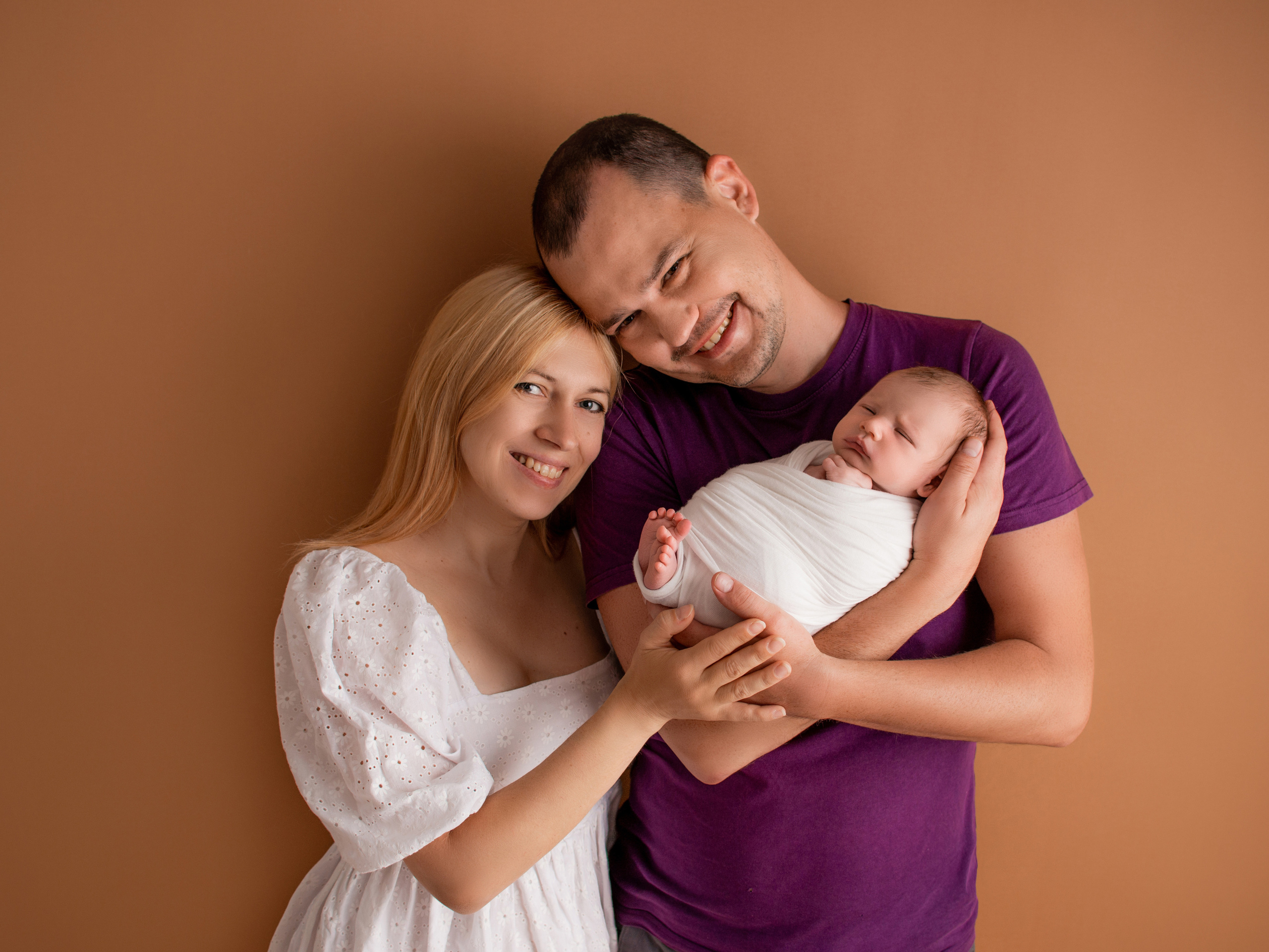 Фотосессия новорожденного в Краснодаре в студии для новорожденных. Фотограф новорожденных Краснодар Малышенко Надежда