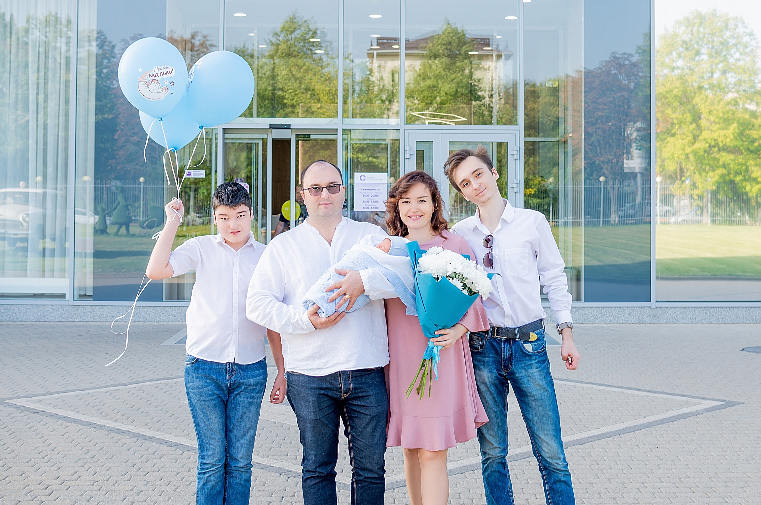 Выписка из роддома Краснодар. Фотограф новорожденных Краснодар Малышенко Надежда