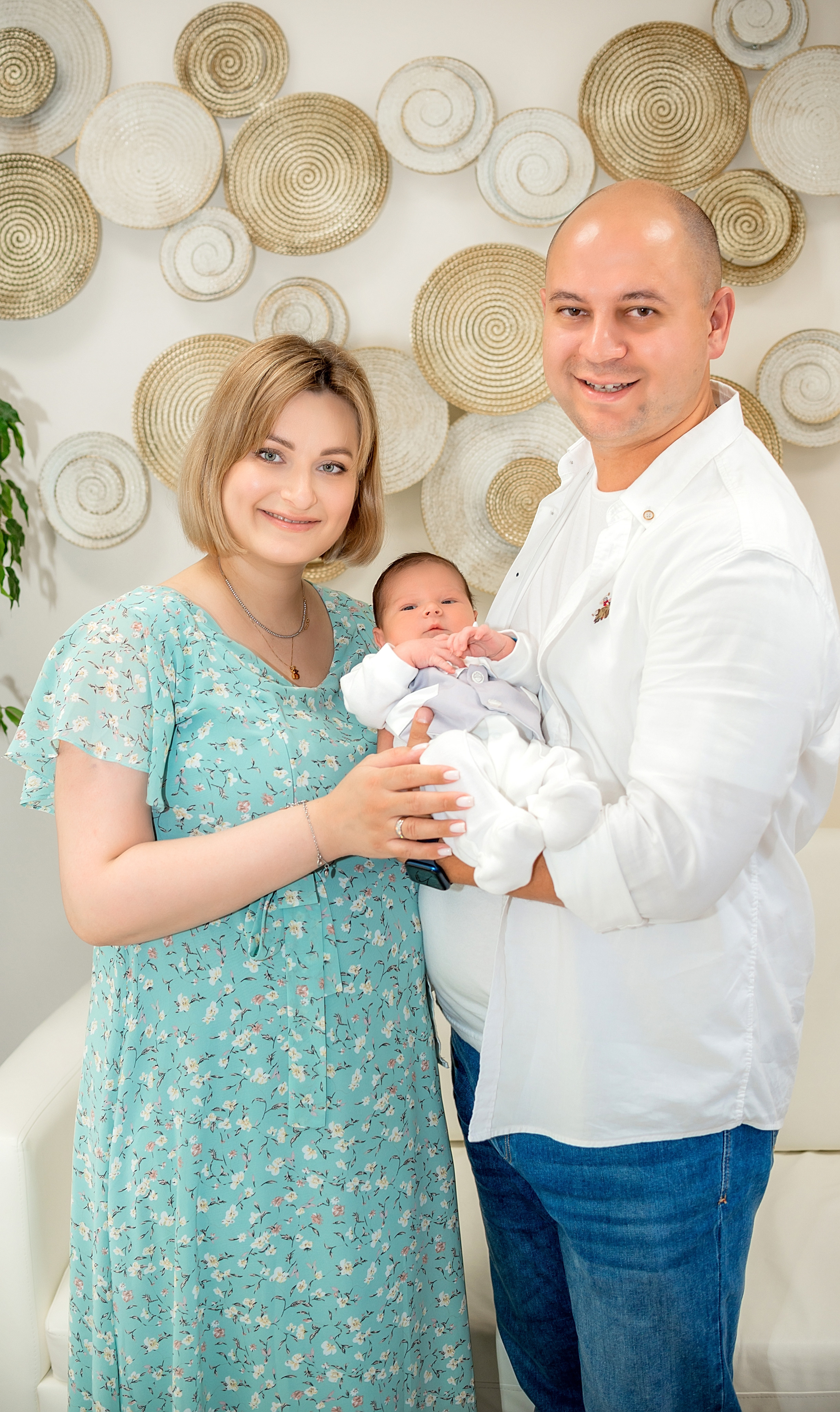 Выписка из роддома Краснодар. Фотограф новорожденных Краснодар Малышенко Надежда