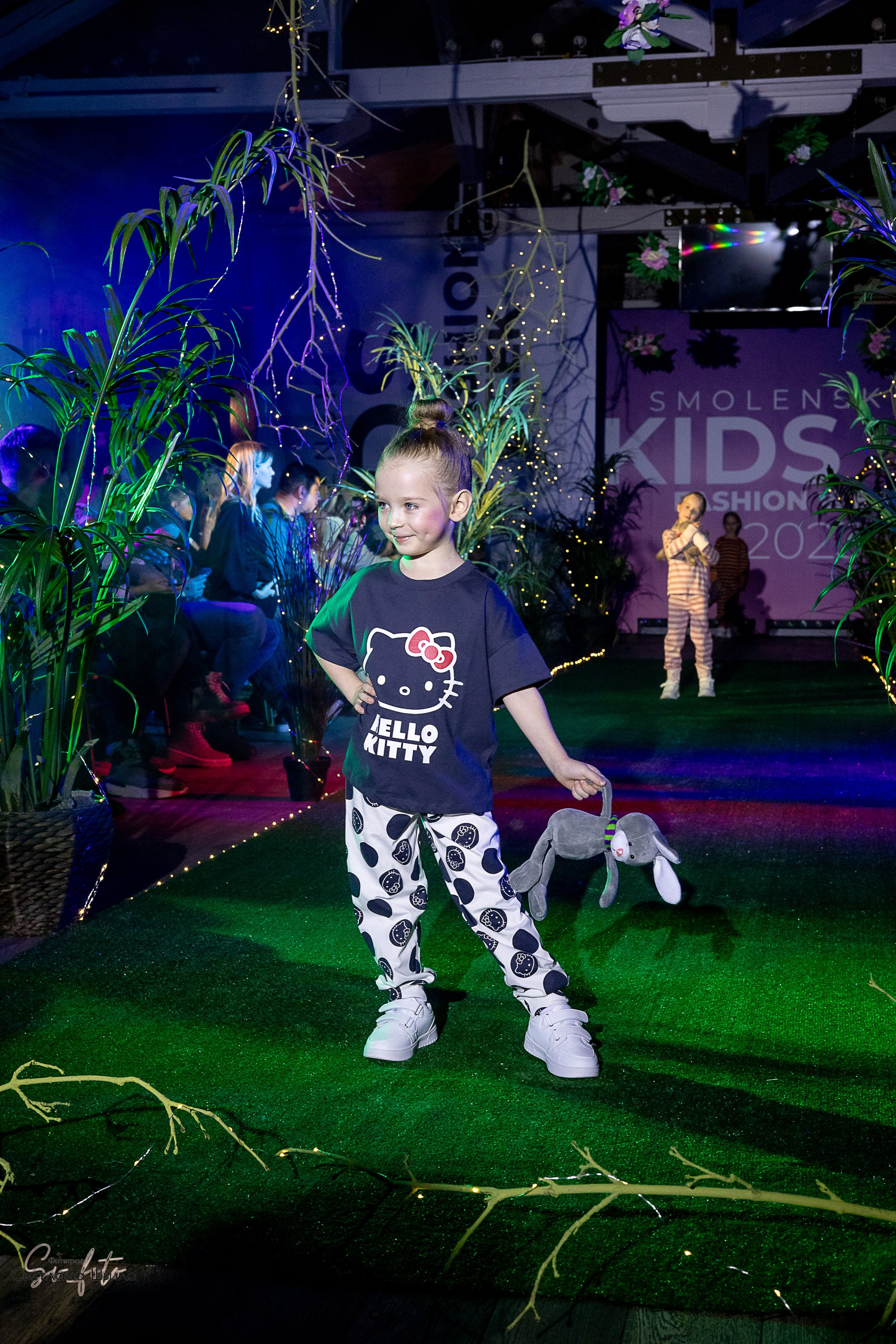 Smolensk Fashion Week_показы_ДЕНЬ 3_ФИНАЛ_Алиса в стране чудес. Главная
