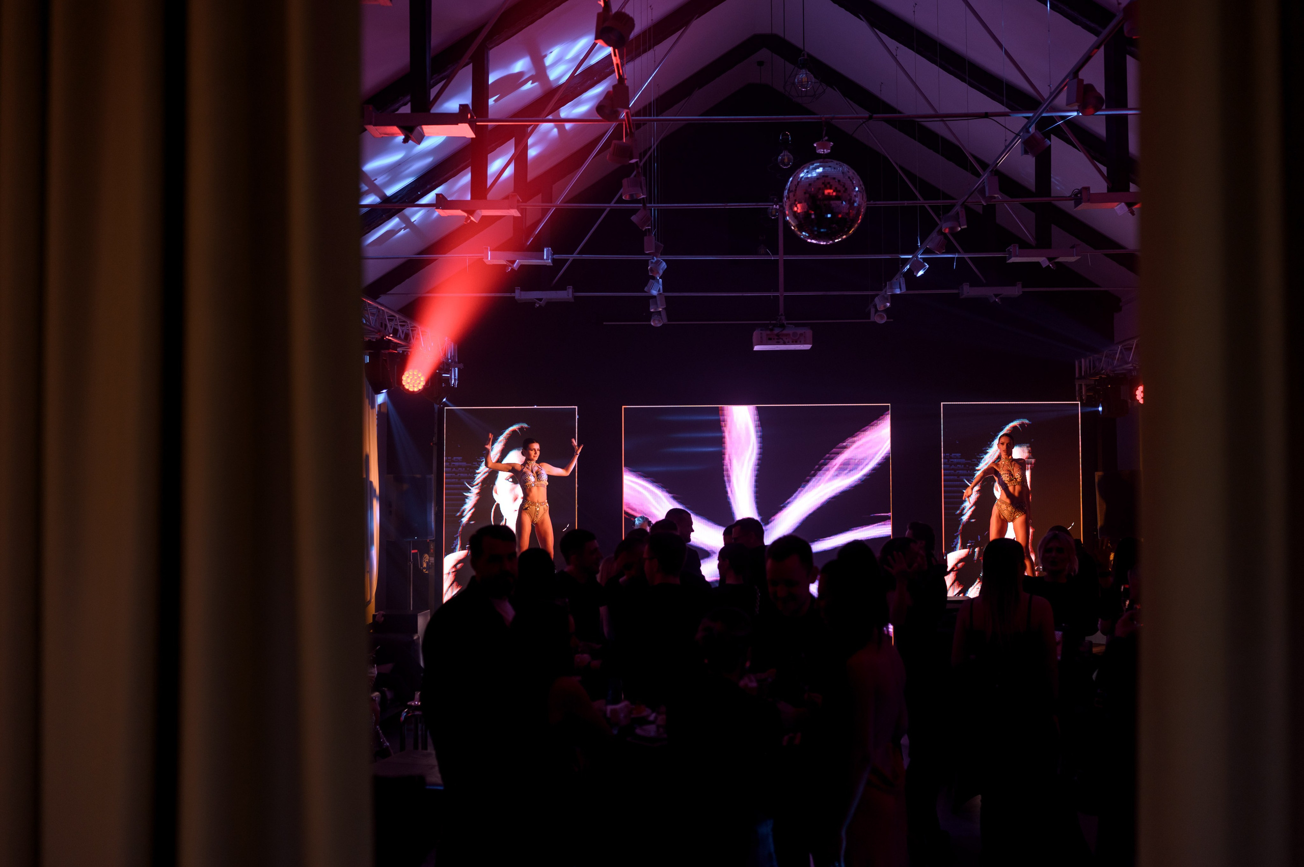 ЖЕСТОКИЕ ИГРЫ Евгении Яблоковой. Свадебный фотограф Минск