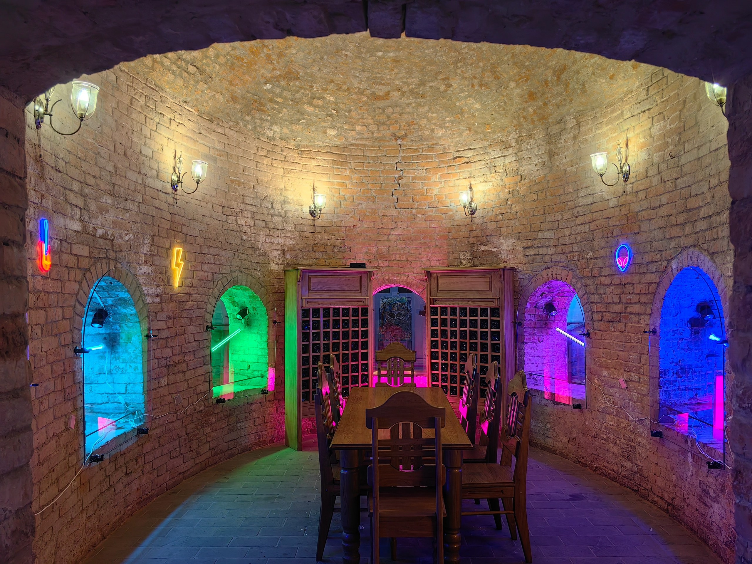 Выставка izteni, купить картину, картина в интерьер, абстракция, флуоресцент, картина с подсветкой, художник, картина в лофт, картина в ресторан, картина в бар, необычные картины, картина акрилом, картина подарок, оригинальный подарок, оригинальная картина, дизайн интерьера картина, izteni, современная живопись, музей картина, подарок на день рождения, подарок на новый год, сюрреализм, смешанная техника, экспериментальная живопись, картина с подсветкой, ультрафиолет картина, современное искусство  