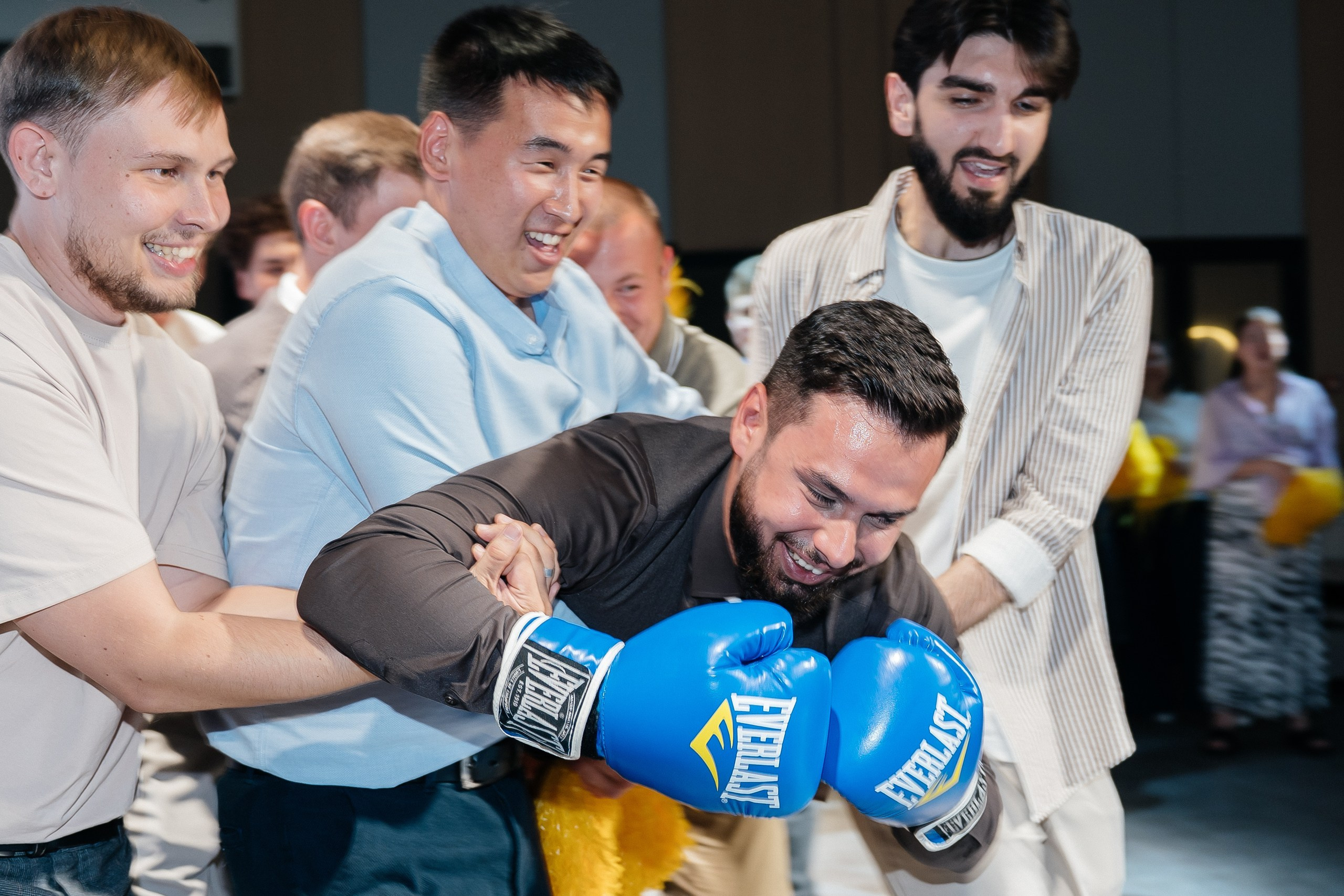 Свадебный репортаж. Для тех, кто не ждёт удачи, а создаёт её. Каждая фотосессия — это твой момент, твой стиль, твой успех. 📸