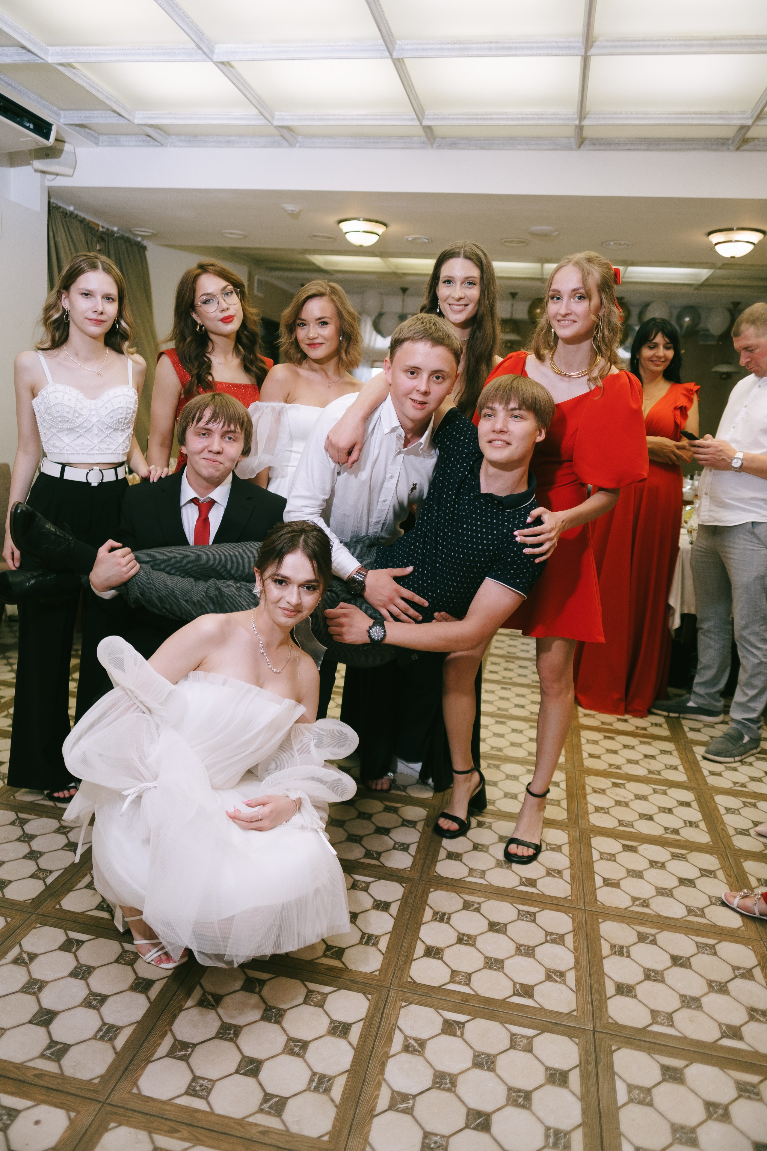 Выпускной школа 33. Свадебный и репортажной фотограф Денис Ожигин в Краснодаре и Краснодарском крае