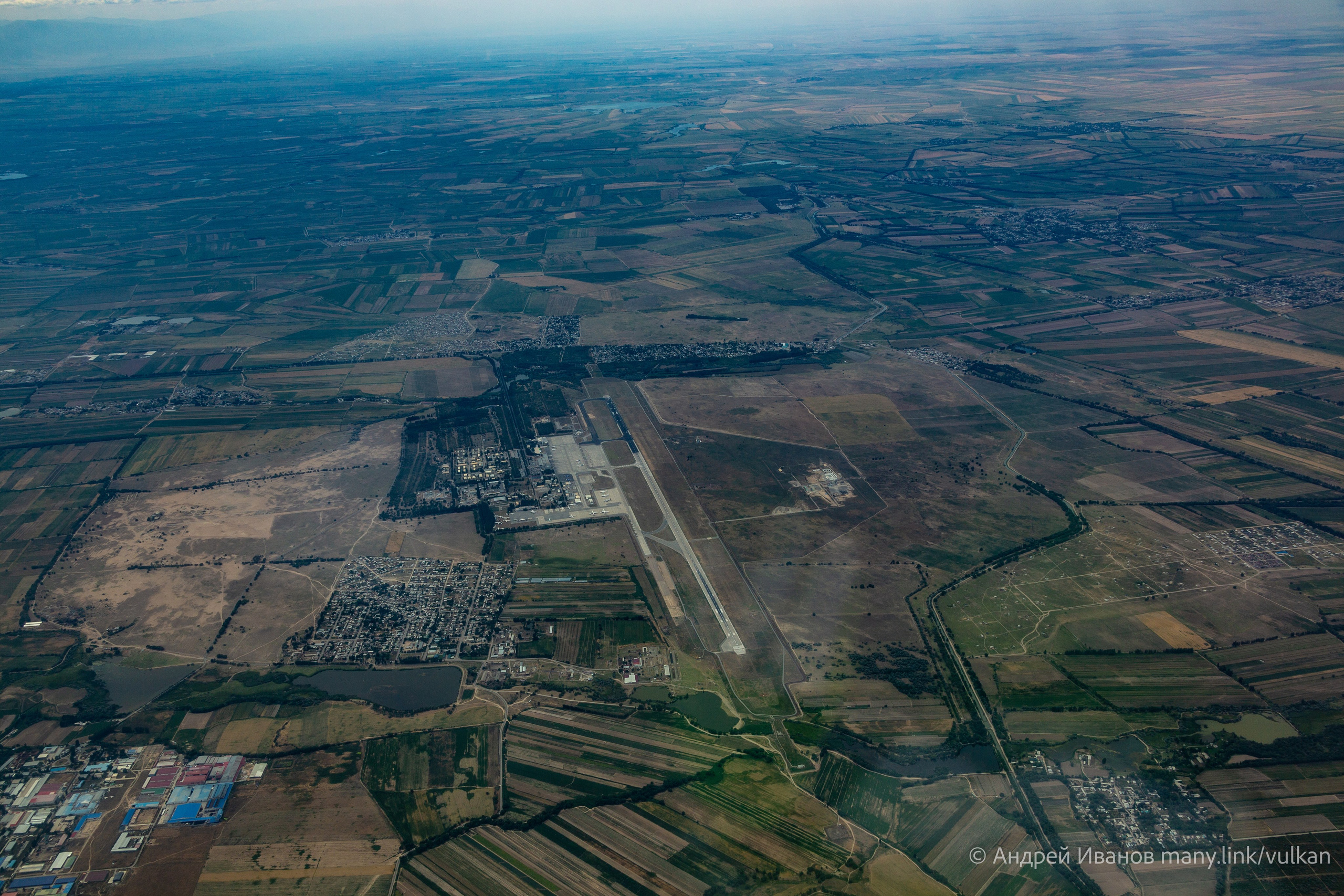 Полёт на Иссык-Куль — конференция Кругосветчиков (2025г). Фотоальбом показывающий увлекательный мир авиации и мир медведей Андрея Иванова