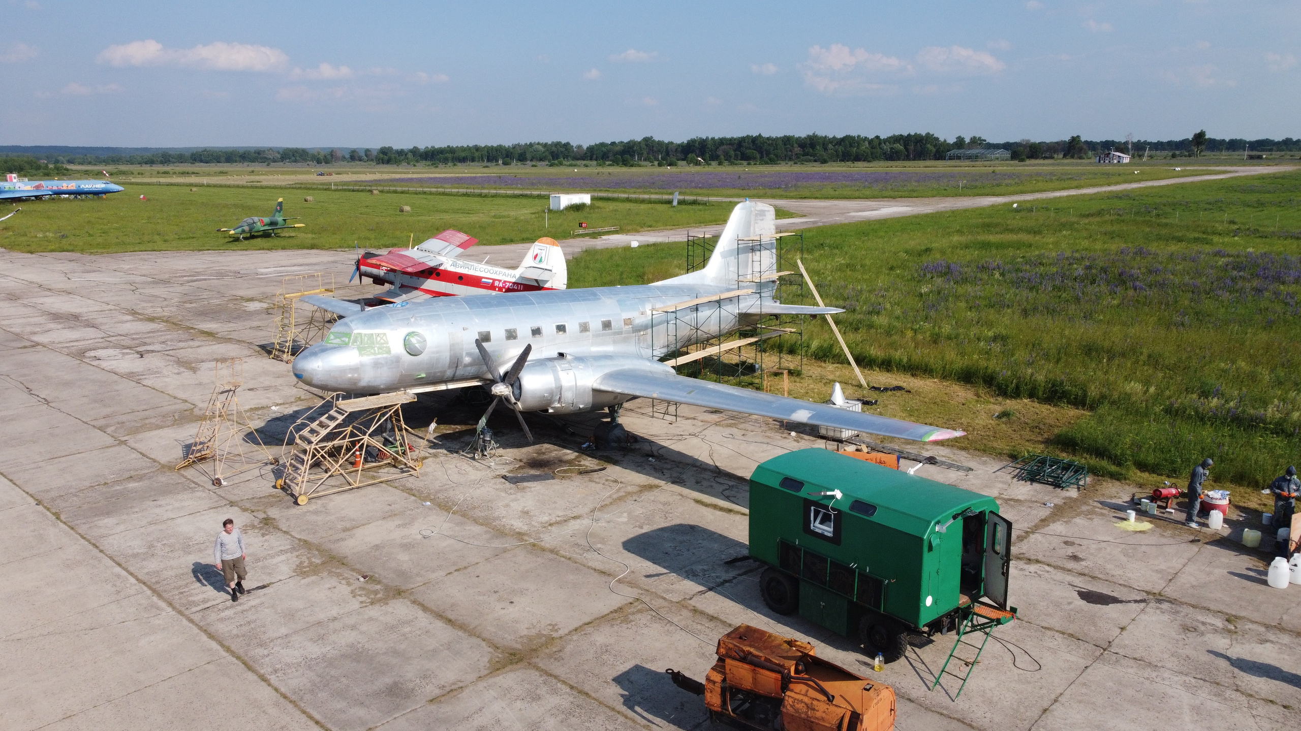 Ил-14Т «Голубая Мечта» — покраска (2022г). Фотоальбом показывающий увлекательный мир авиации и мир медведей Андрея Иванова