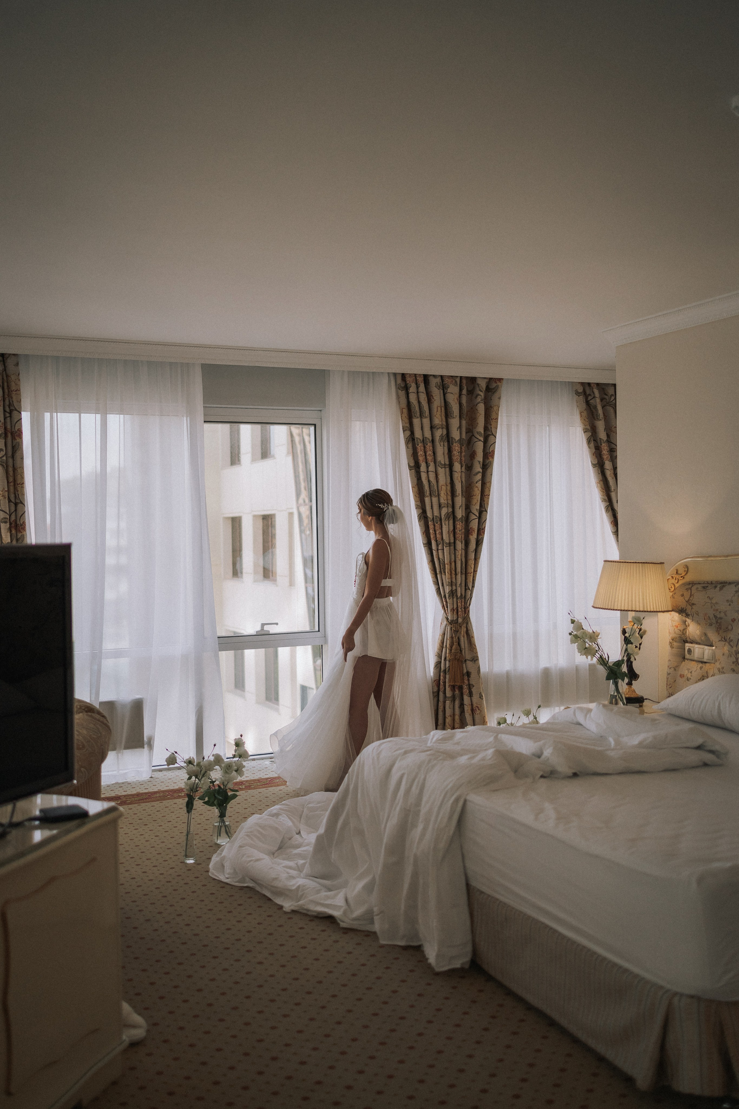 Свадебная прогулка Екатерины и Евгения. Свадебная фотография. Арина Рубах