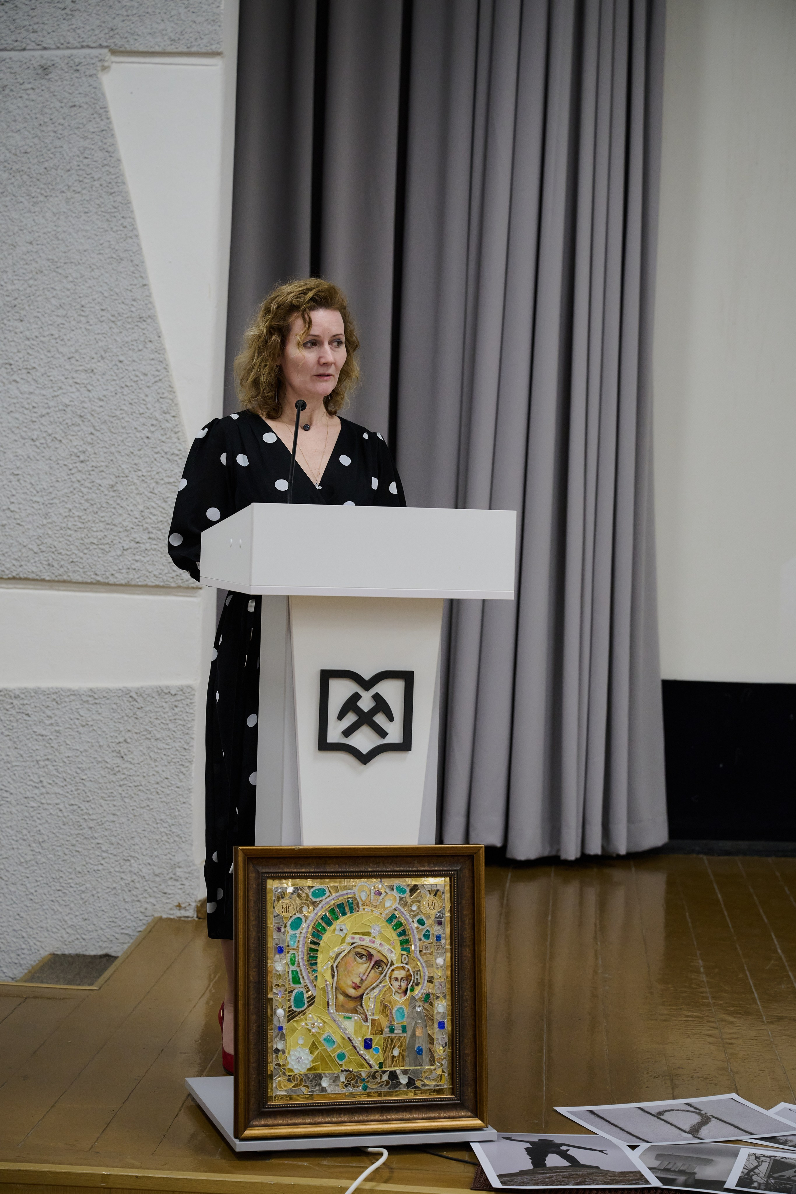 Фотовыставка «Территории» в Росгеолфонде. Фотограф Роман Адлер