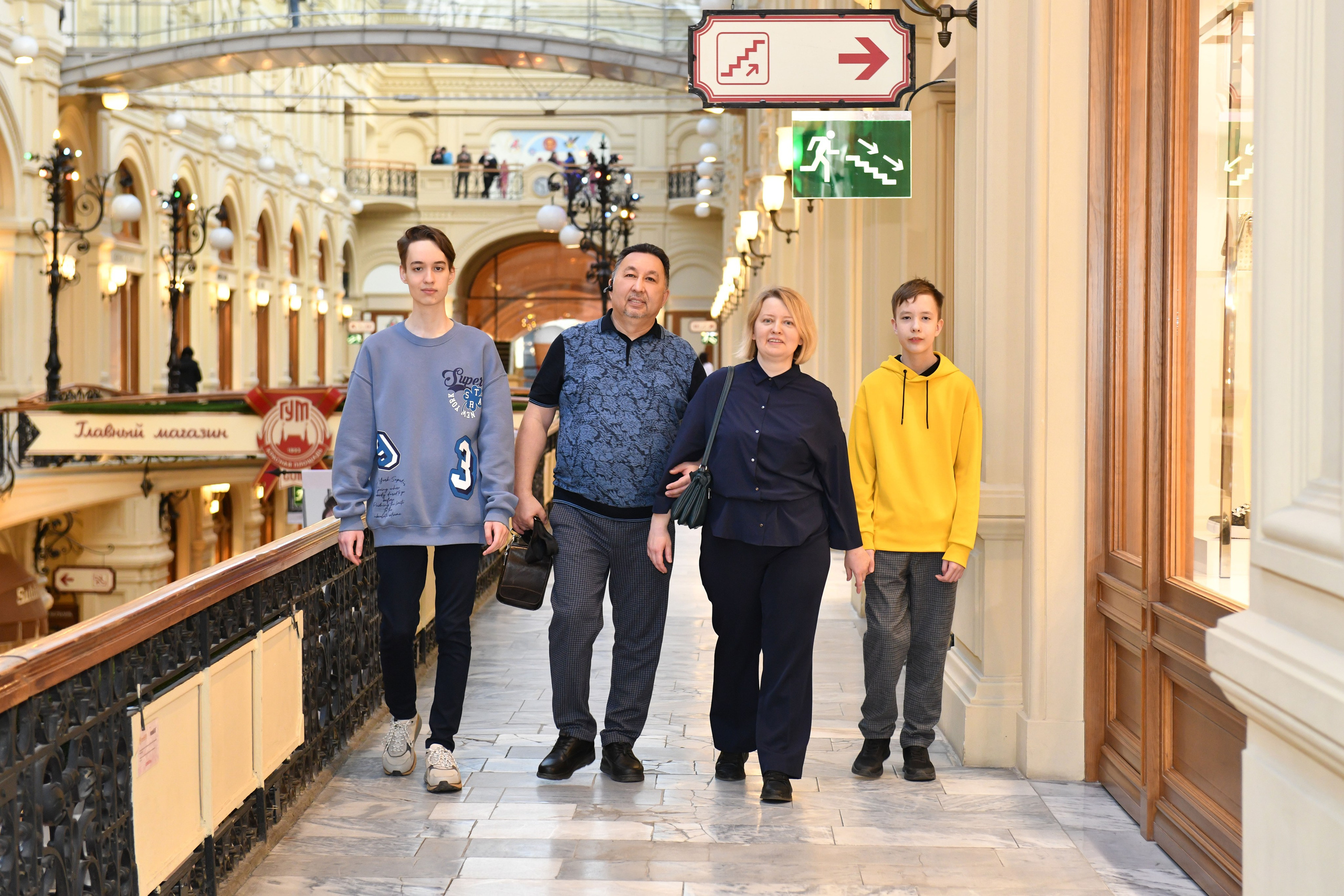 Семья в Гуме. Свадебный и портретный фотограф в Москве Галина Борисова