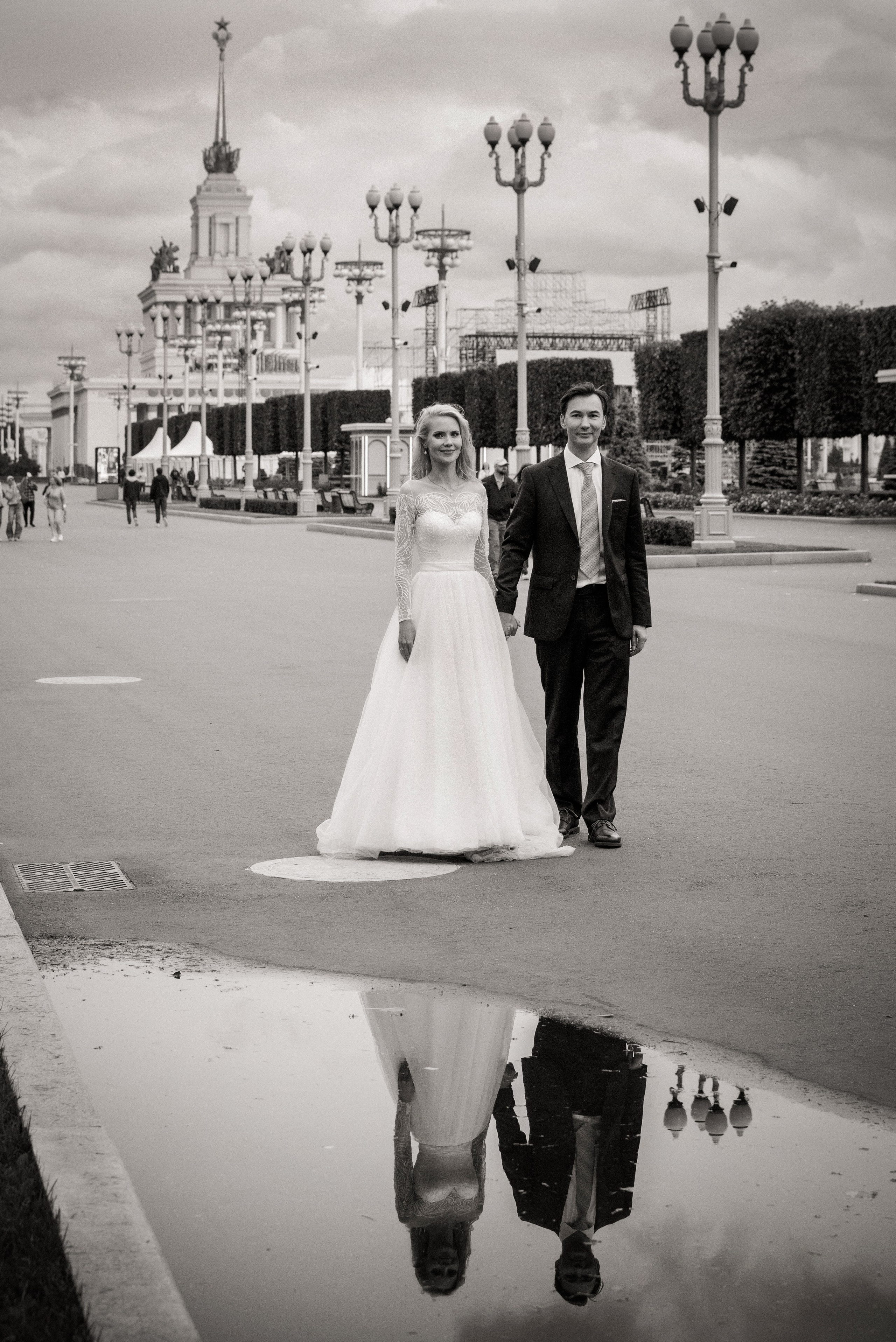 Свадебная фотосессия на ВДНХ. Свадебный и семейный фотограф в Москве и Подмосковье Лариса Козлова