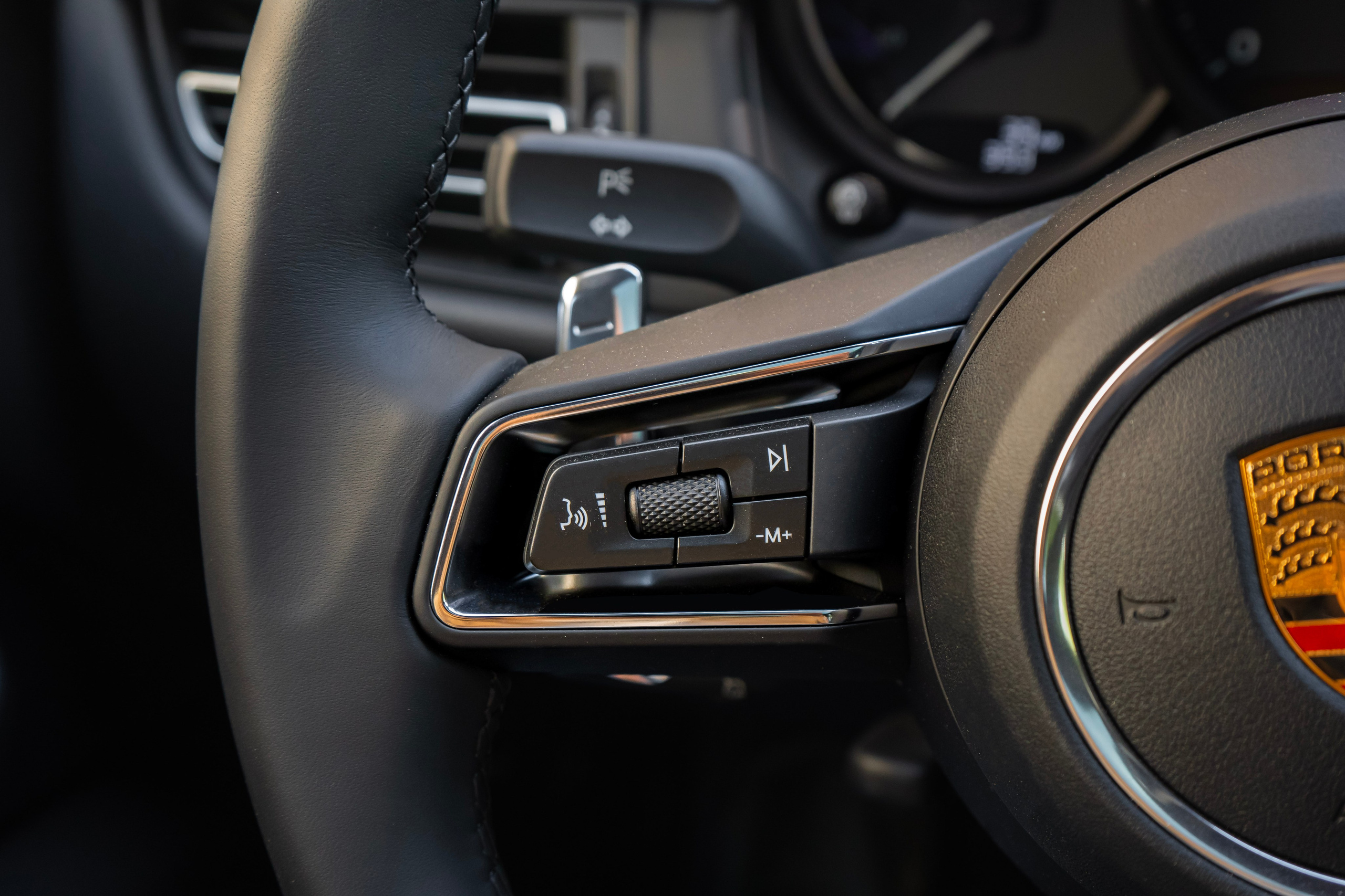 Porsche Macan. Автомобильный фотограф Ногинск Денис Городок